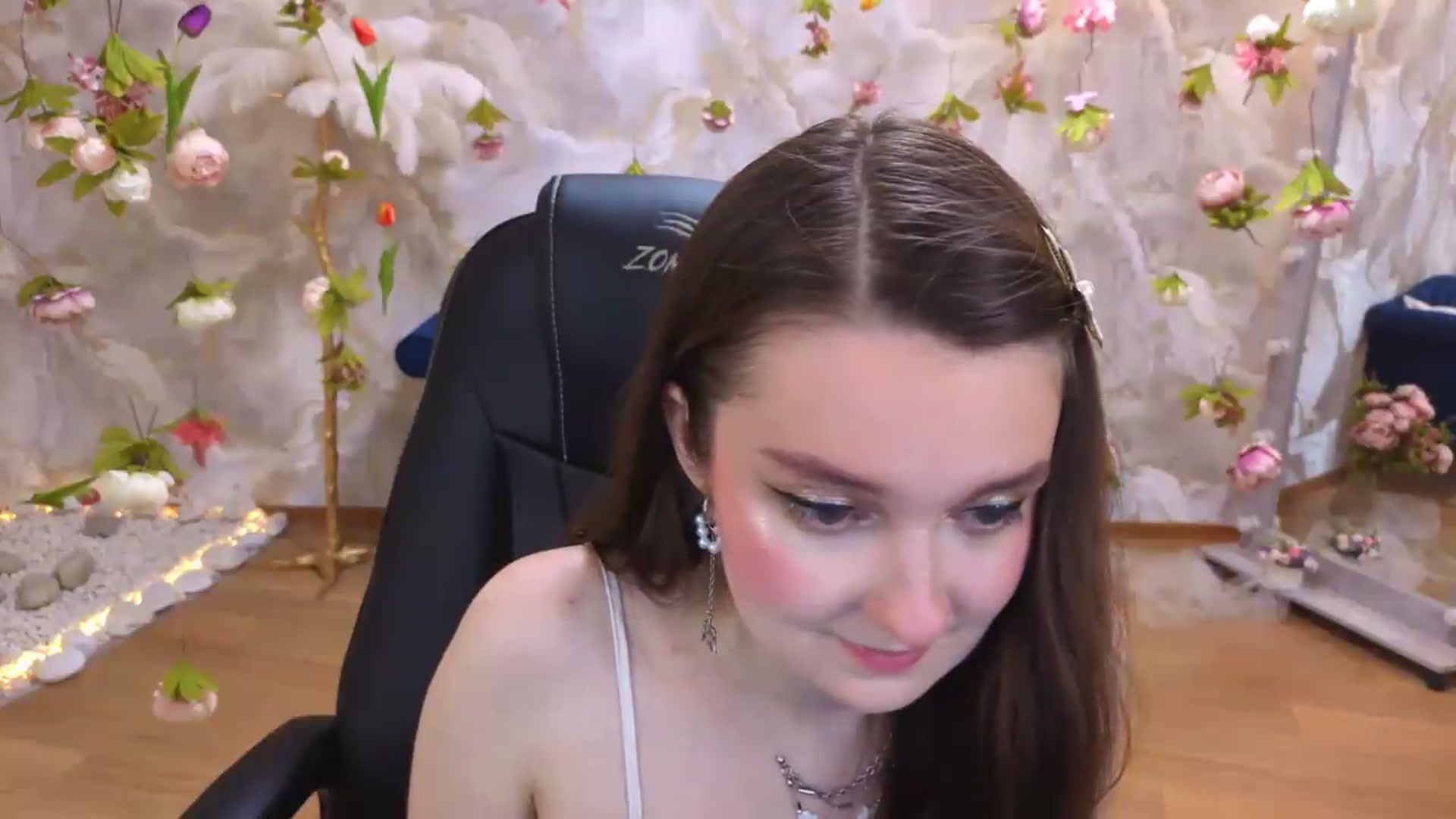 Gallery image thumbnail from Milim_Nava's myfreecams stream on, 06/05/2026, 19:49 image 15 of 20