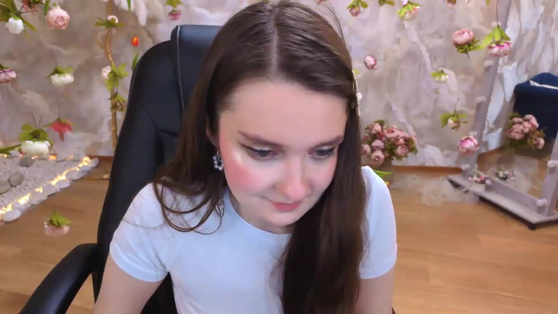 Gallery image thumbnail from Milim_Nava's myfreecams stream on, 06/05/2026, 23:50 image 15 of 20