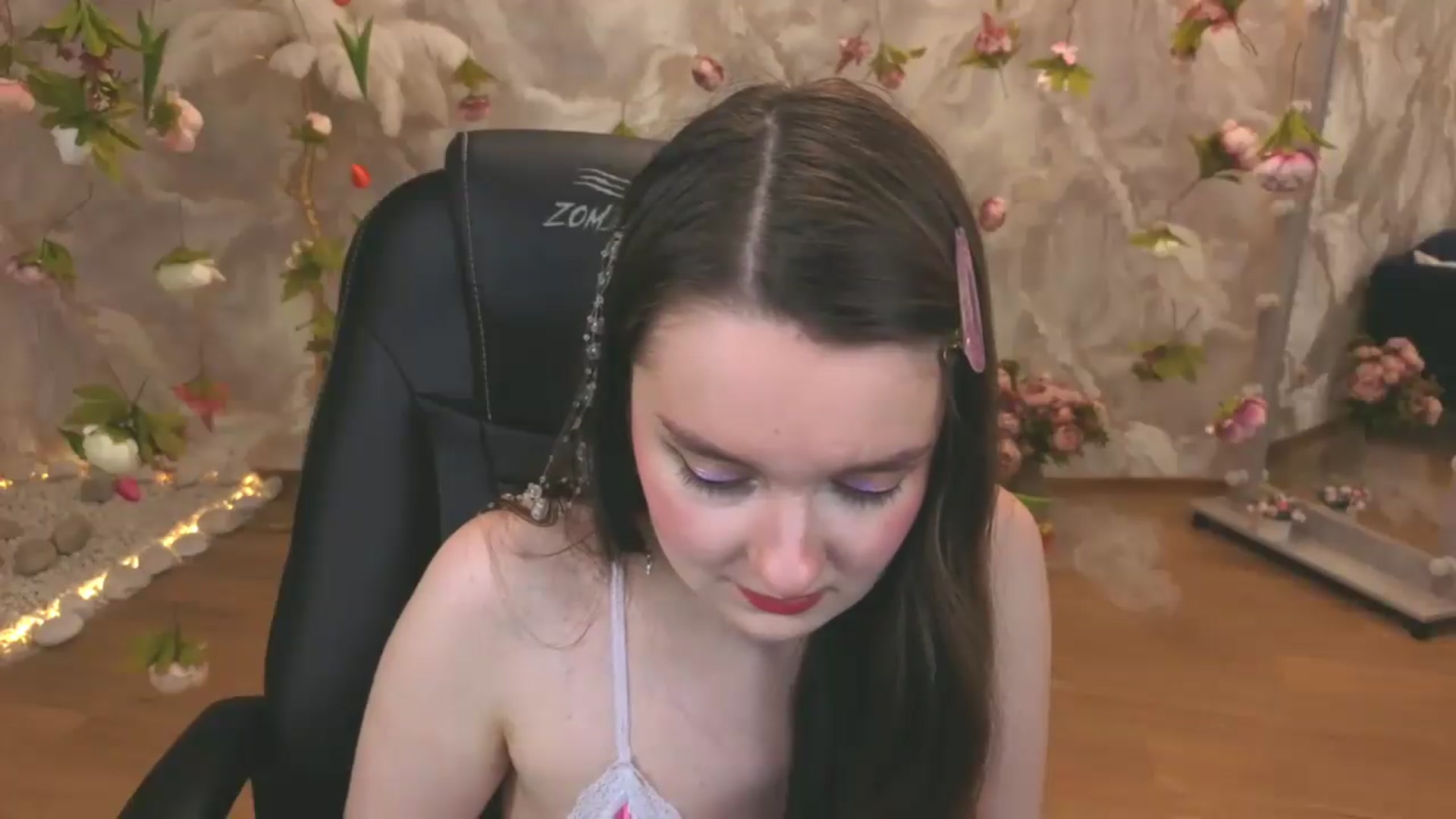 Gallery image thumbnail from Milim_Nava's myfreecams stream on, 06/07/2026, 19:49 image 19 of 20