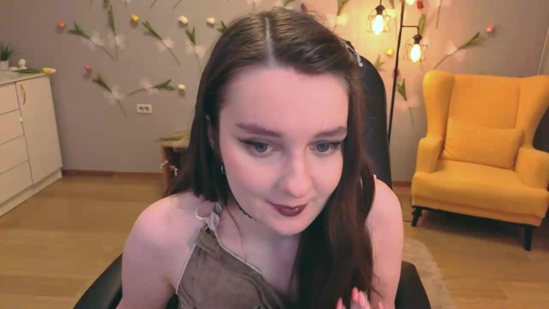 Gallery image thumbnail from Milim_Nava's myfreecams stream on, 06/19/2026, 19:33 image 4 of 20