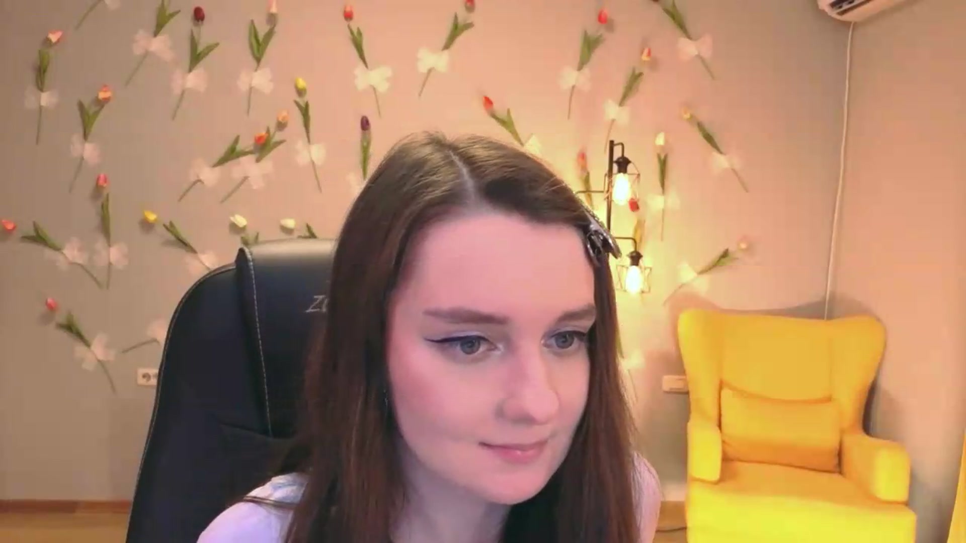 Gallery image thumbnail from Milim_Nava's myfreecams stream on, 06/21/2026, 23:57 image 4 of 20
