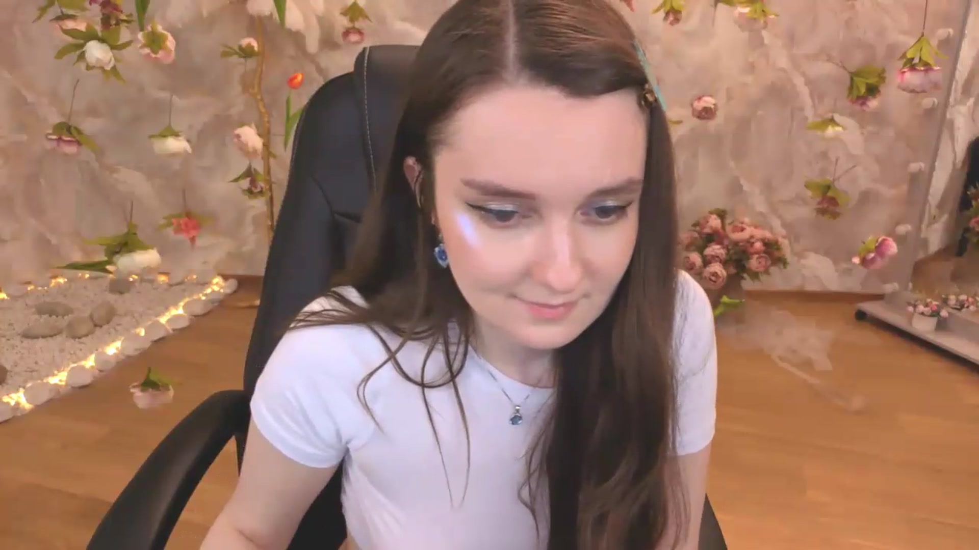 Gallery image thumbnail from Milim_Nava's myfreecams stream on, 06/25/2026, 11:01 image 19 of 20
