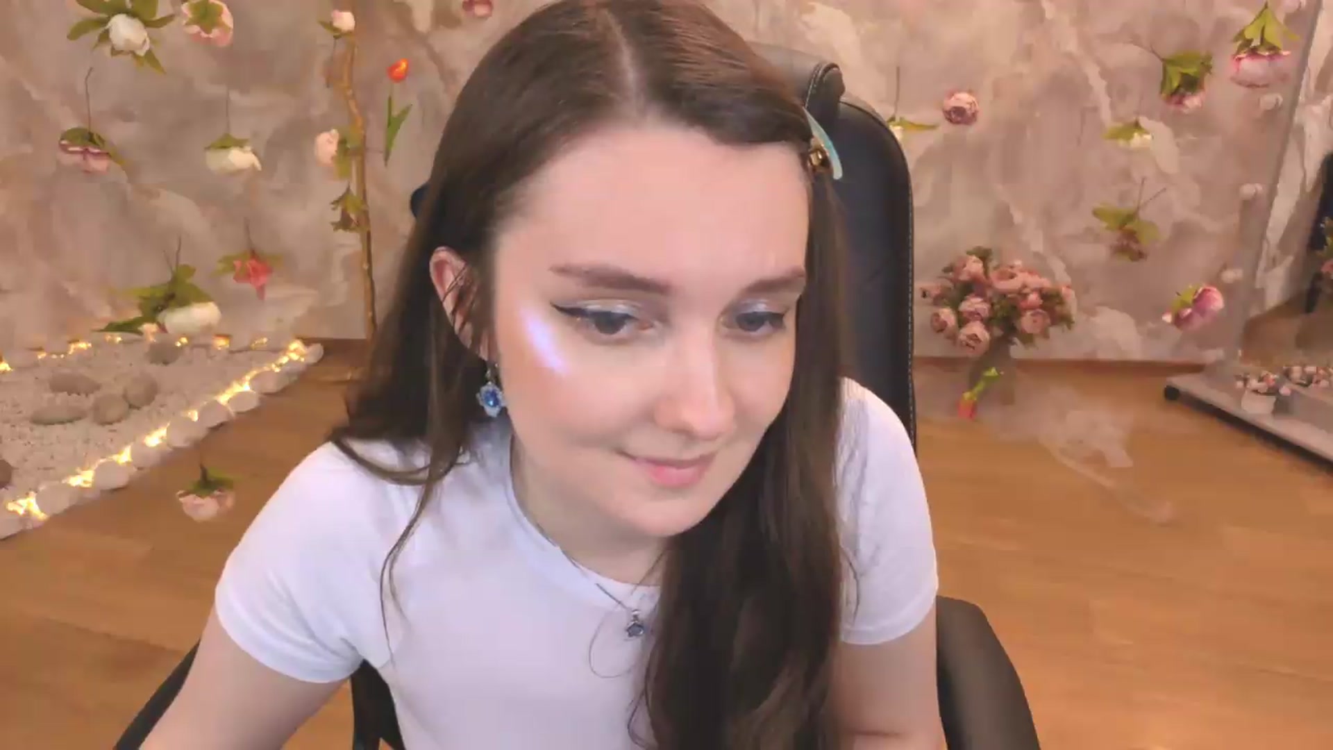 Gallery image thumbnail from Milim_Nava's myfreecams stream on, 06/25/2026, 11:01 image 17 of 20