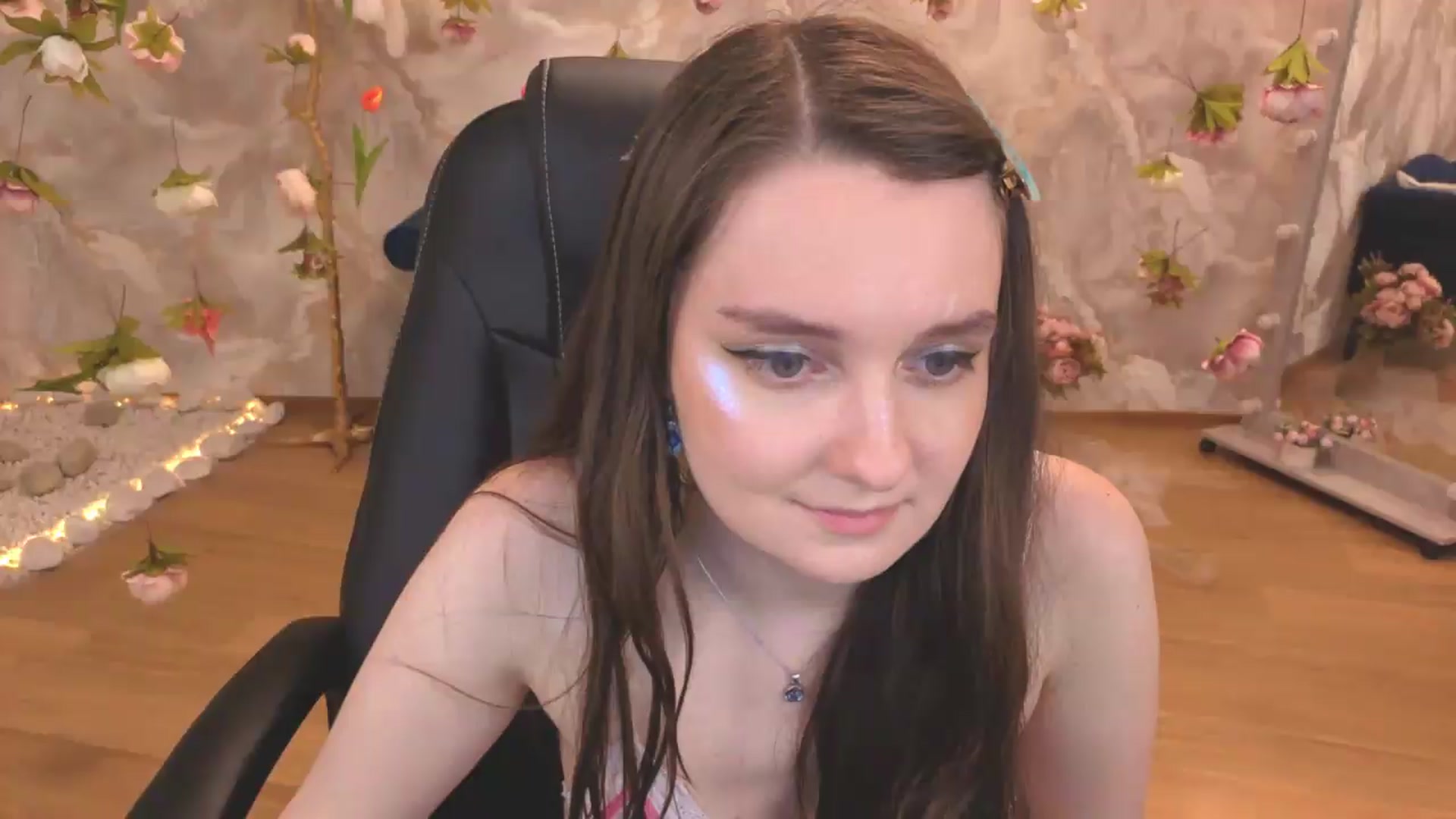 Gallery image thumbnail from Milim_Nava's myfreecams stream on, 06/25/2026, 11:01 image 4 of 20