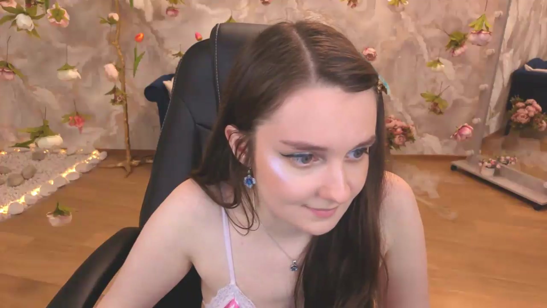 Gallery image thumbnail from Milim_Nava's myfreecams stream on, 06/25/2026, 11:01 image 5 of 20