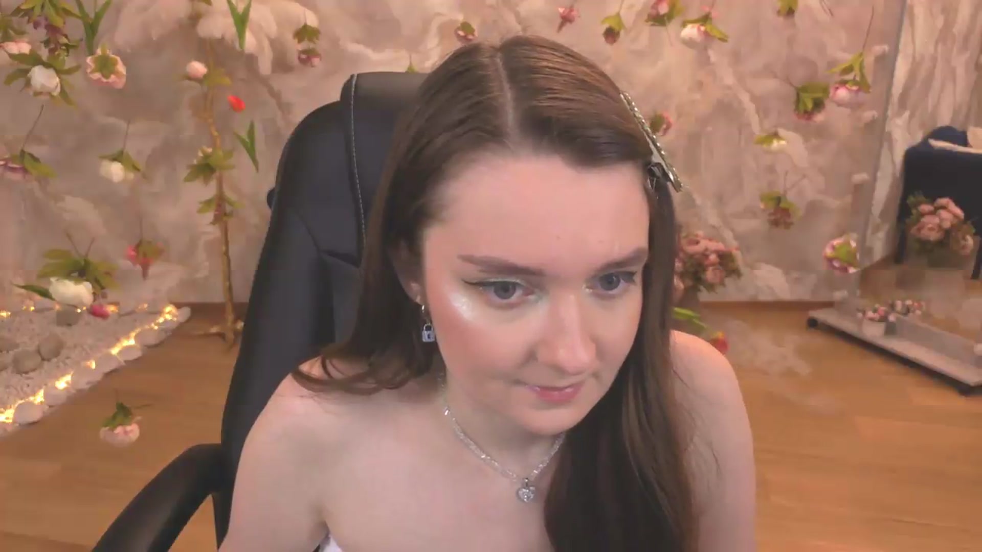 Gallery image thumbnail from Milim_Nava's myfreecams stream on, 06/28/2026, 23:49 image 7 of 20