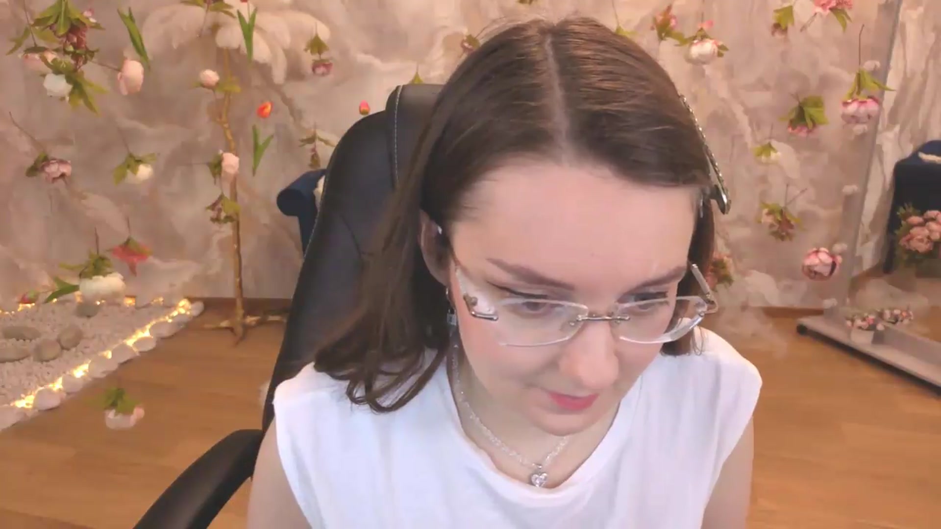 Gallery image thumbnail from Milim_Nava's myfreecams stream on, 06/30/2026, 18:31 image 17 of 20