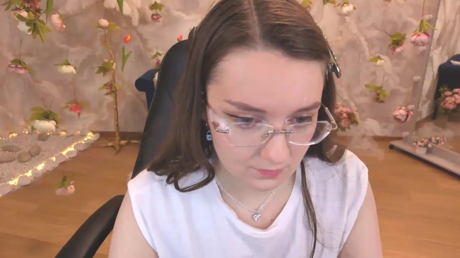 Gallery image thumbnail from Milim_Nava's myfreecams stream on, 06/30/2026, 18:31 image 16 of 20