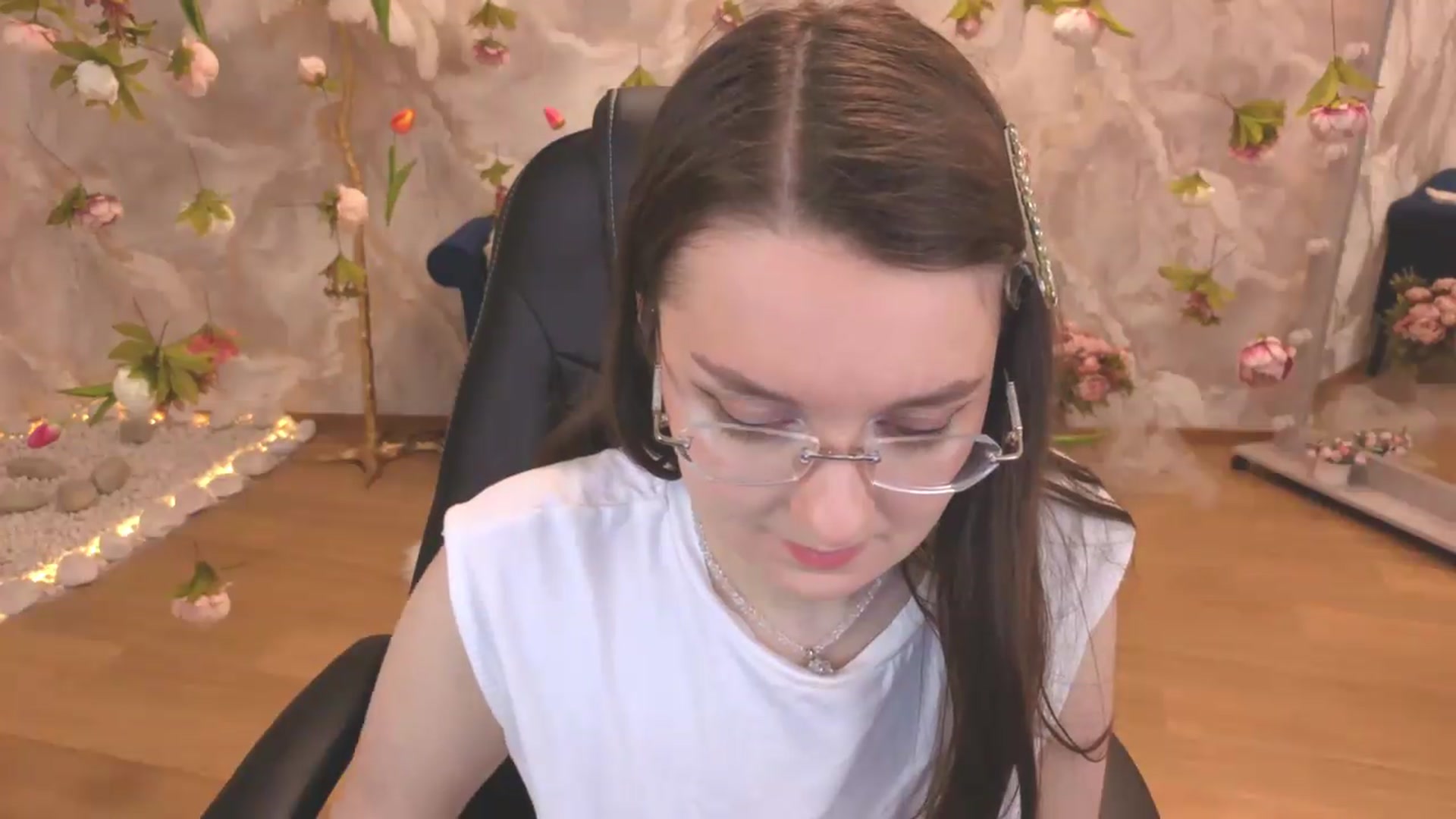 Gallery image thumbnail from Milim_Nava's myfreecams stream on, 06/30/2026, 18:31 image 4 of 20