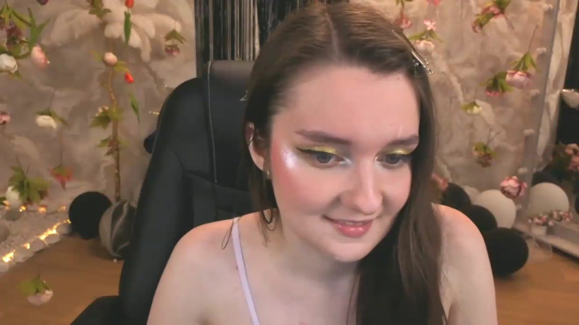 Gallery image thumbnail from Milim_Nava's myfreecams stream on, 07/17/2026, 20:45 image 16 of 20
