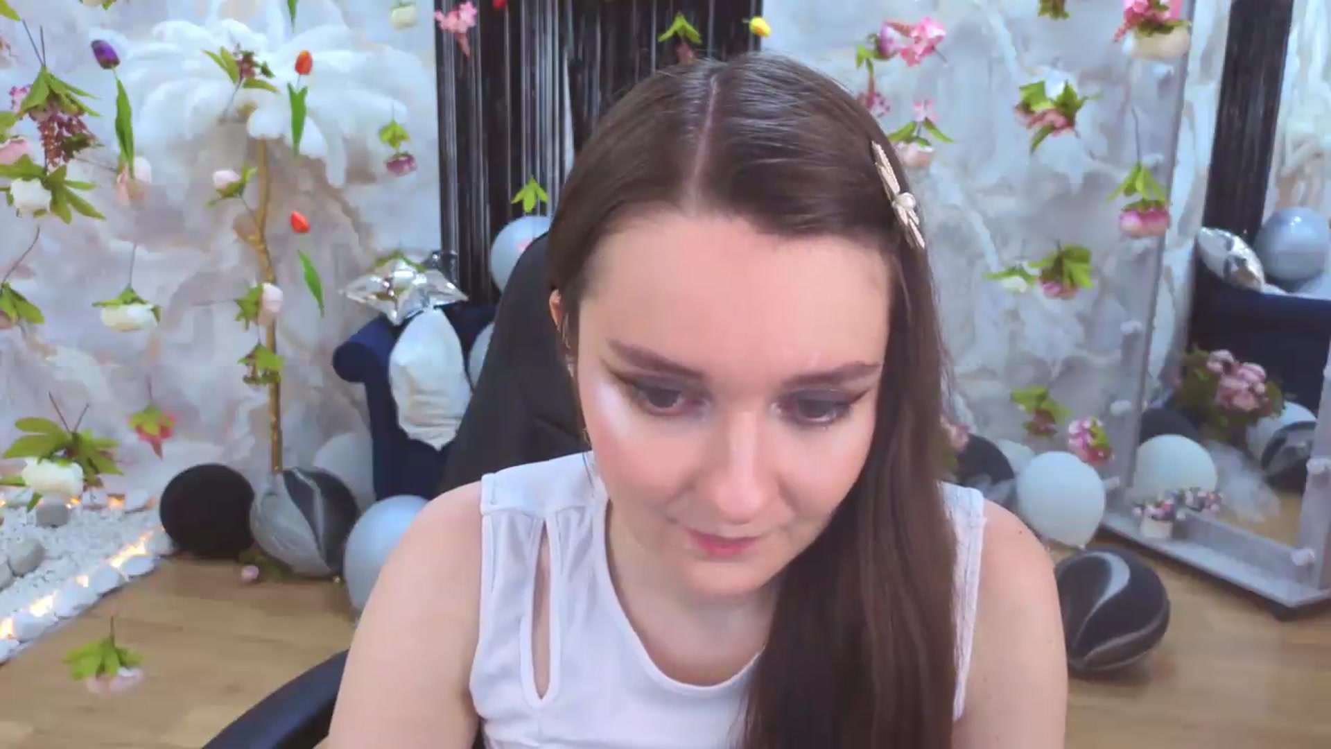 Gallery image thumbnail from Milim_Nava's myfreecams stream on, 07/19/2026, 18:53 image 6 of 20