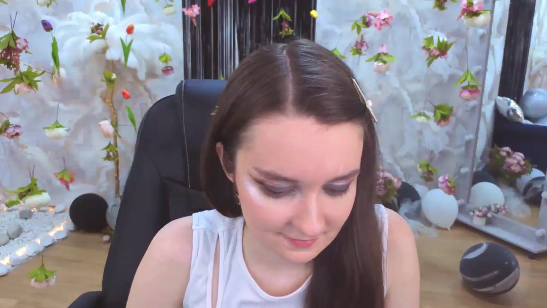 Gallery image thumbnail from Milim_Nava's myfreecams stream on, 07/19/2026, 18:53 image 18 of 20