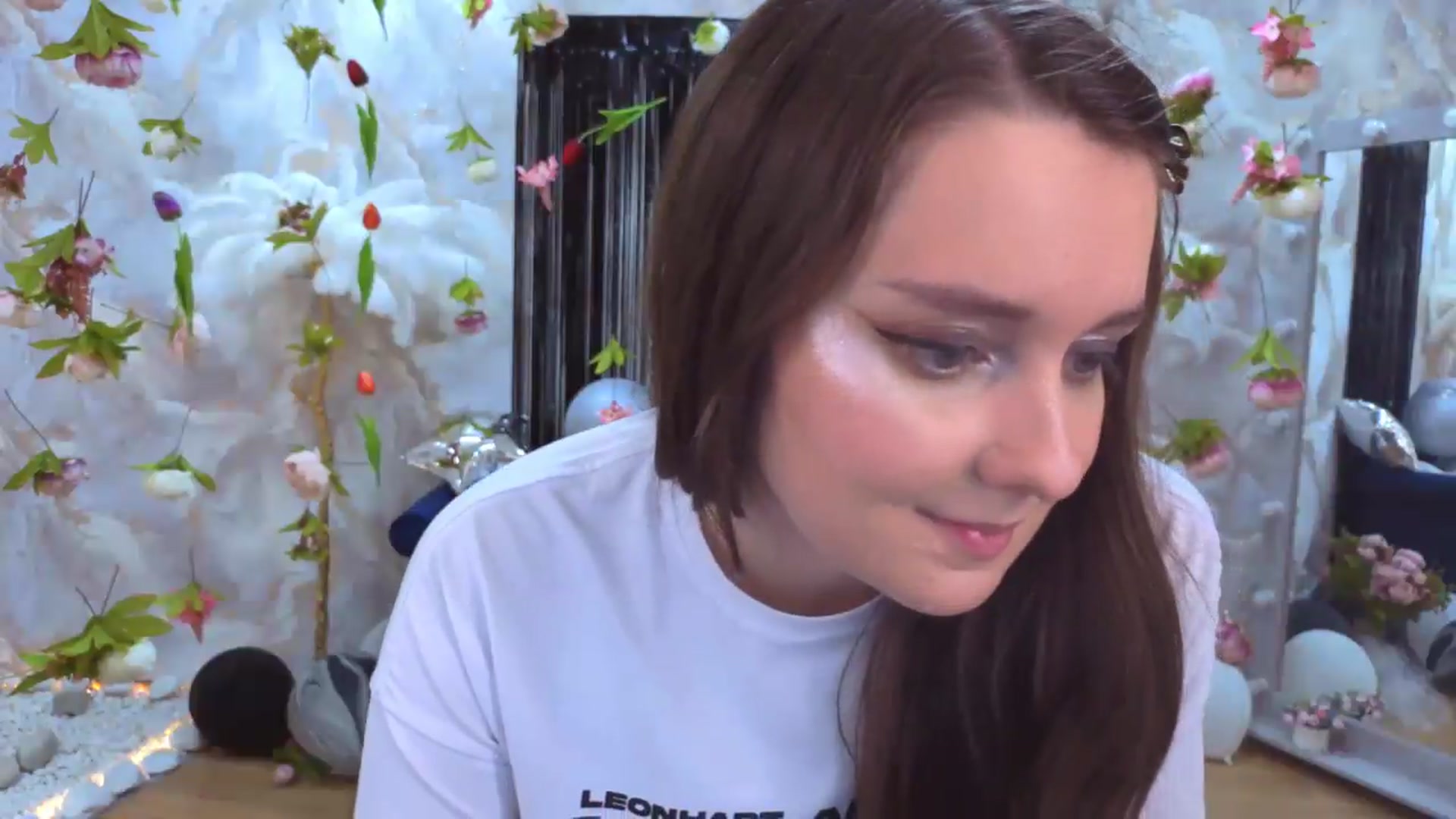 Gallery image thumbnail from Milim_Nava's myfreecams stream on, 07/19/2026, 21:31 image 7 of 20
