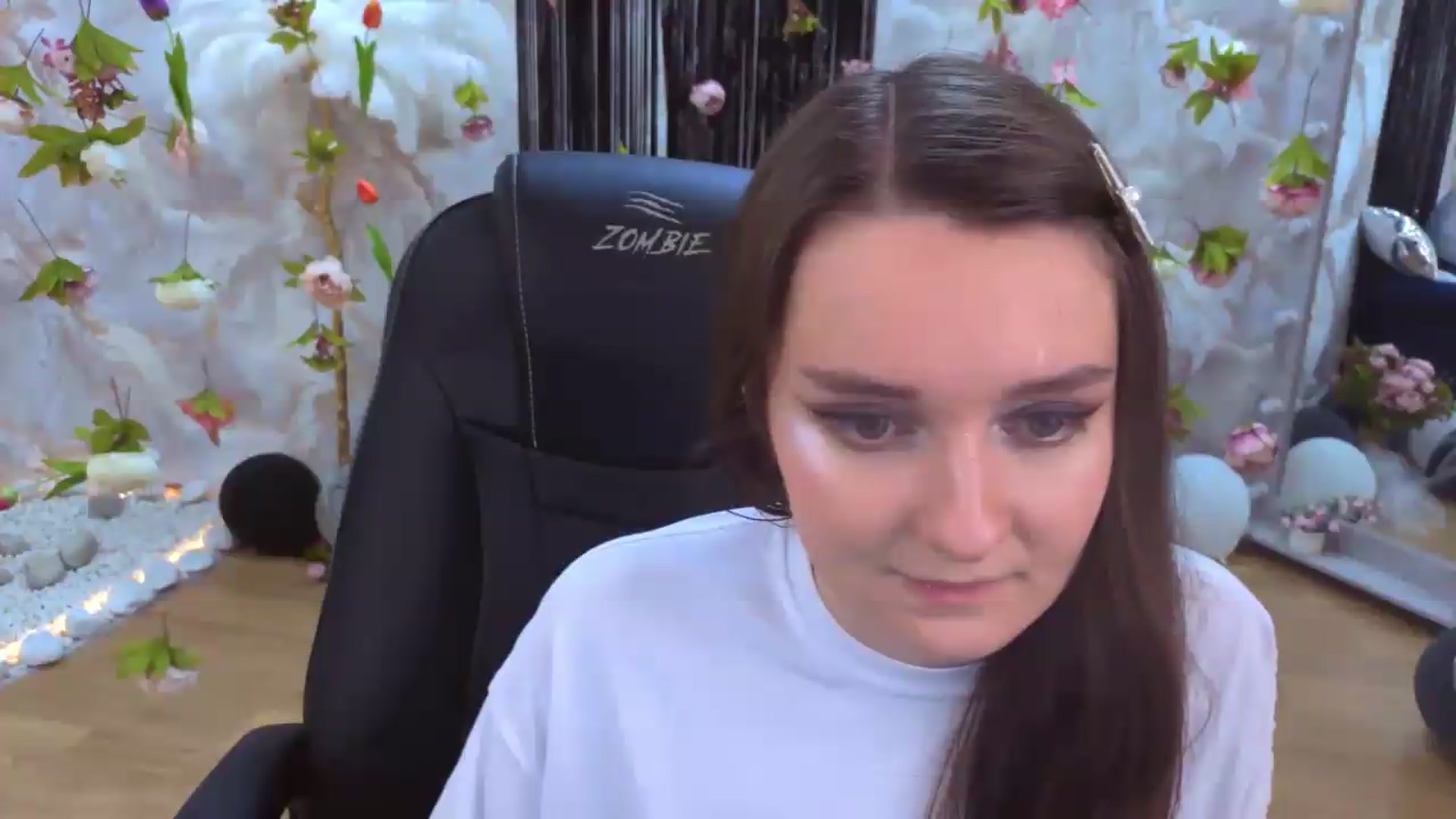 Gallery image thumbnail from Milim_Nava's myfreecams stream on, 07/19/2026, 21:31 image 4 of 20