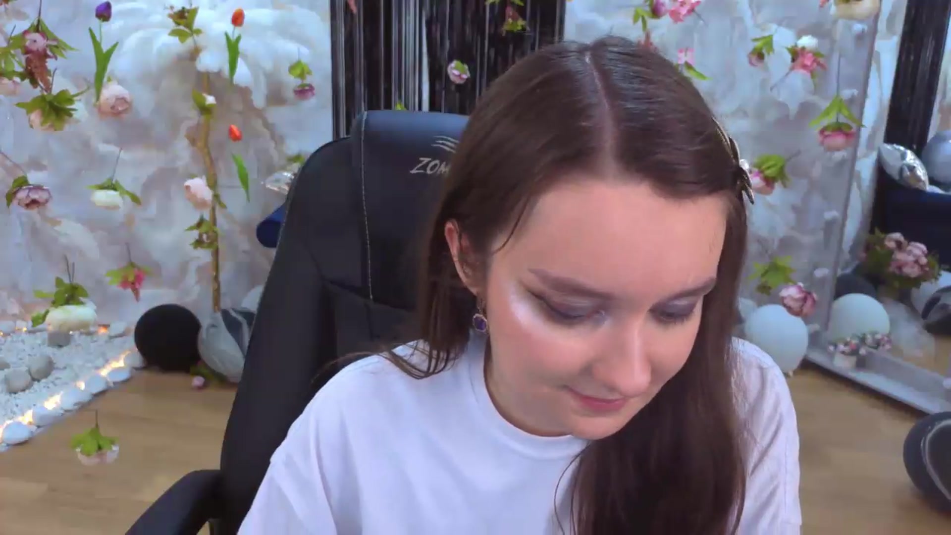 Gallery image thumbnail from Milim_Nava's myfreecams stream on, 07/19/2026, 21:31 image 8 of 20