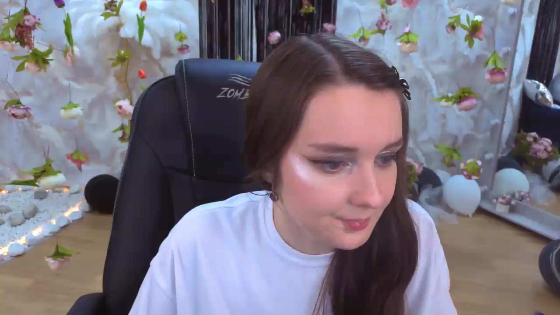 Gallery image thumbnail from Milim_Nava's myfreecams stream on, 07/19/2026, 21:31 image 1 of 20
