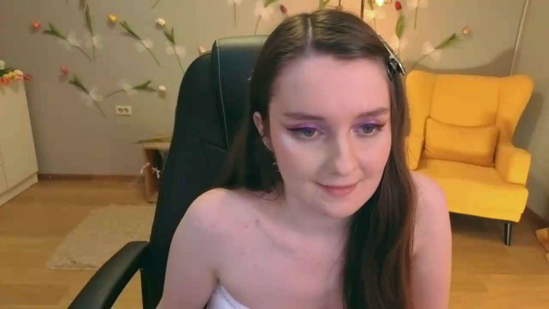 Gallery image thumbnail from Milim_Nava's myfreecams stream on, 07/21/2026, 06:43 image 6 of 20