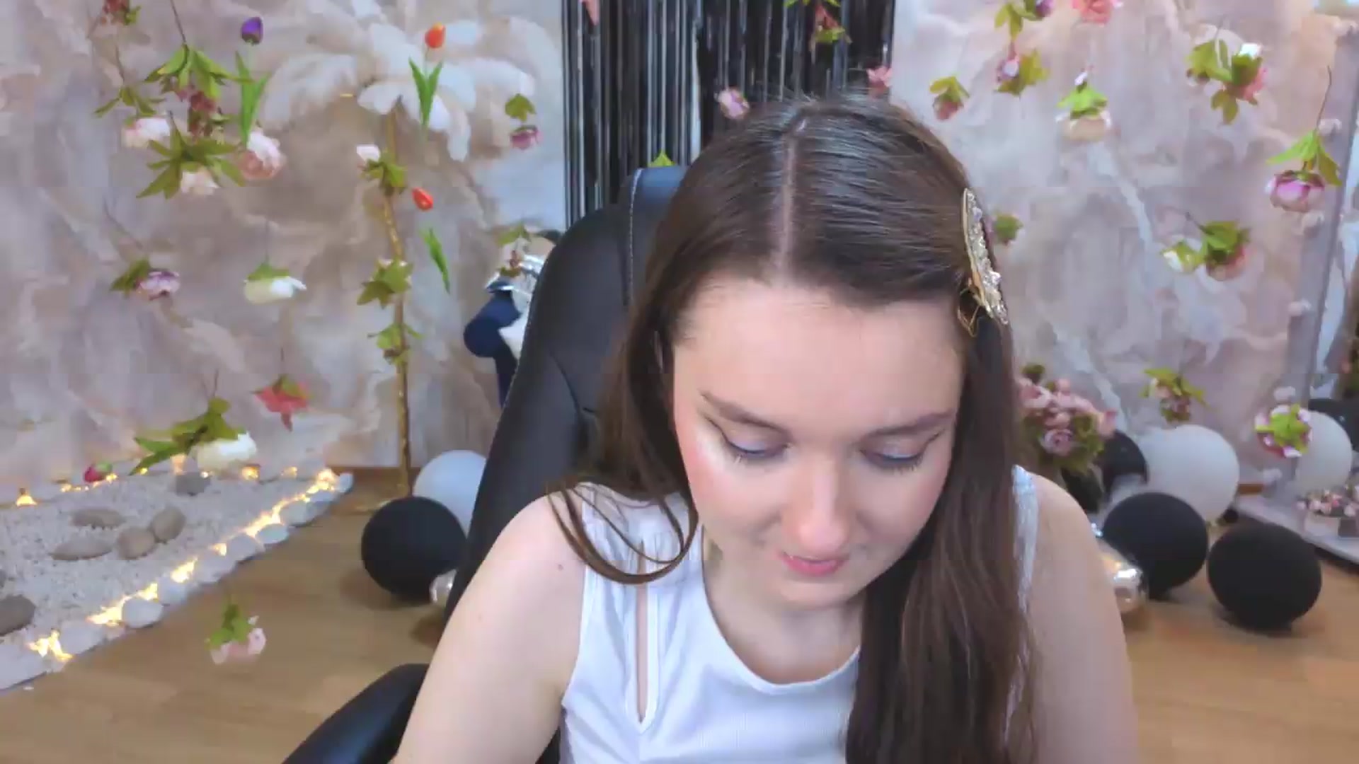 Gallery image thumbnail from Milim_Nava's myfreecams stream on, 07/28/2026, 19:27 image 6 of 20