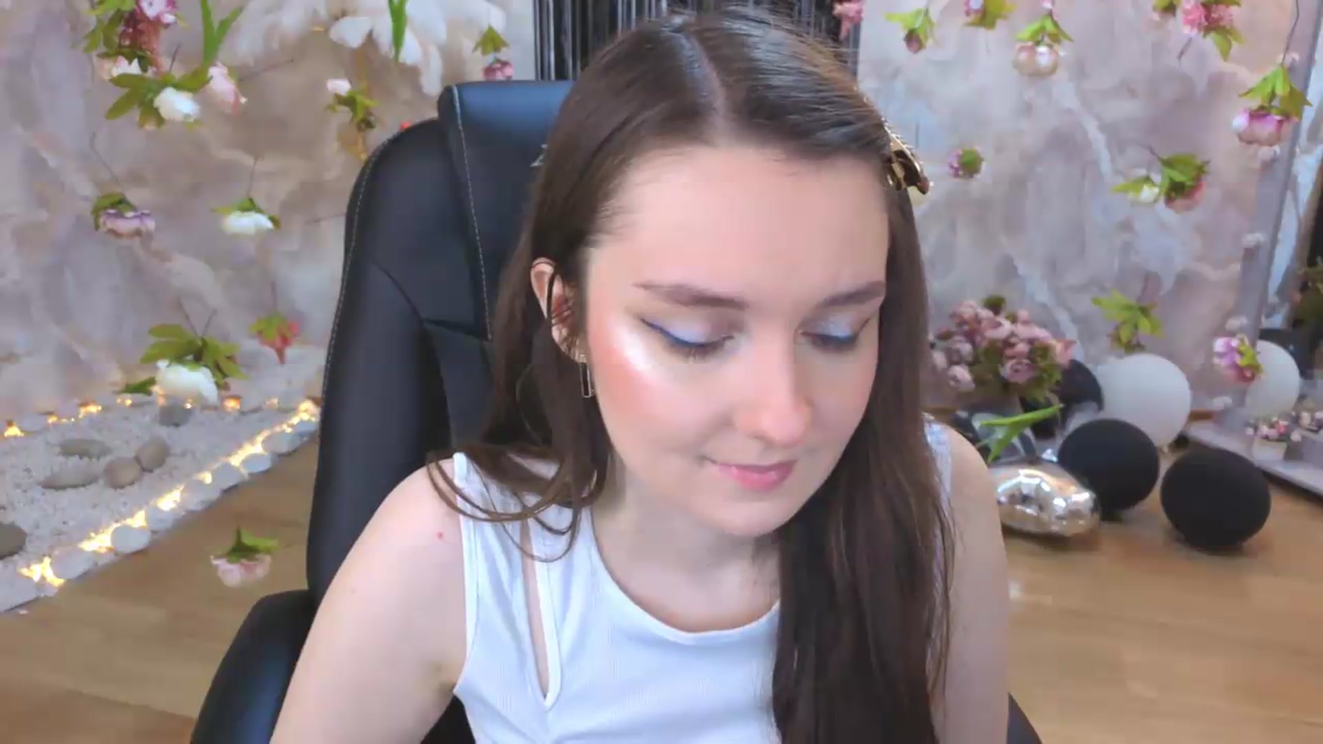 Gallery image thumbnail from Milim_Nava's myfreecams stream on, 07/28/2026, 19:27 image 2 of 20