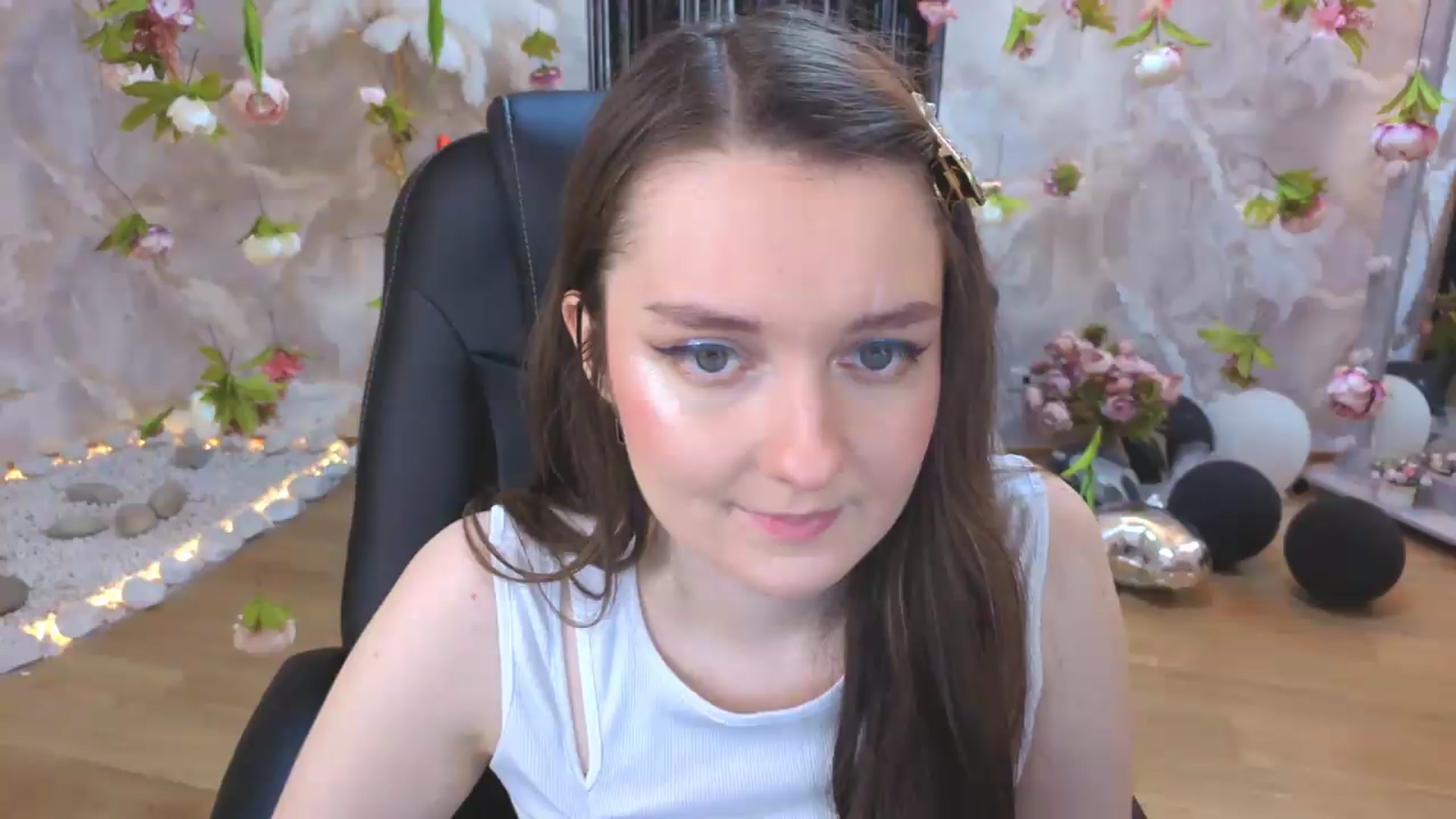 Gallery image thumbnail from Milim_Nava's myfreecams stream on, 07/28/2026, 19:27 image 1 of 20