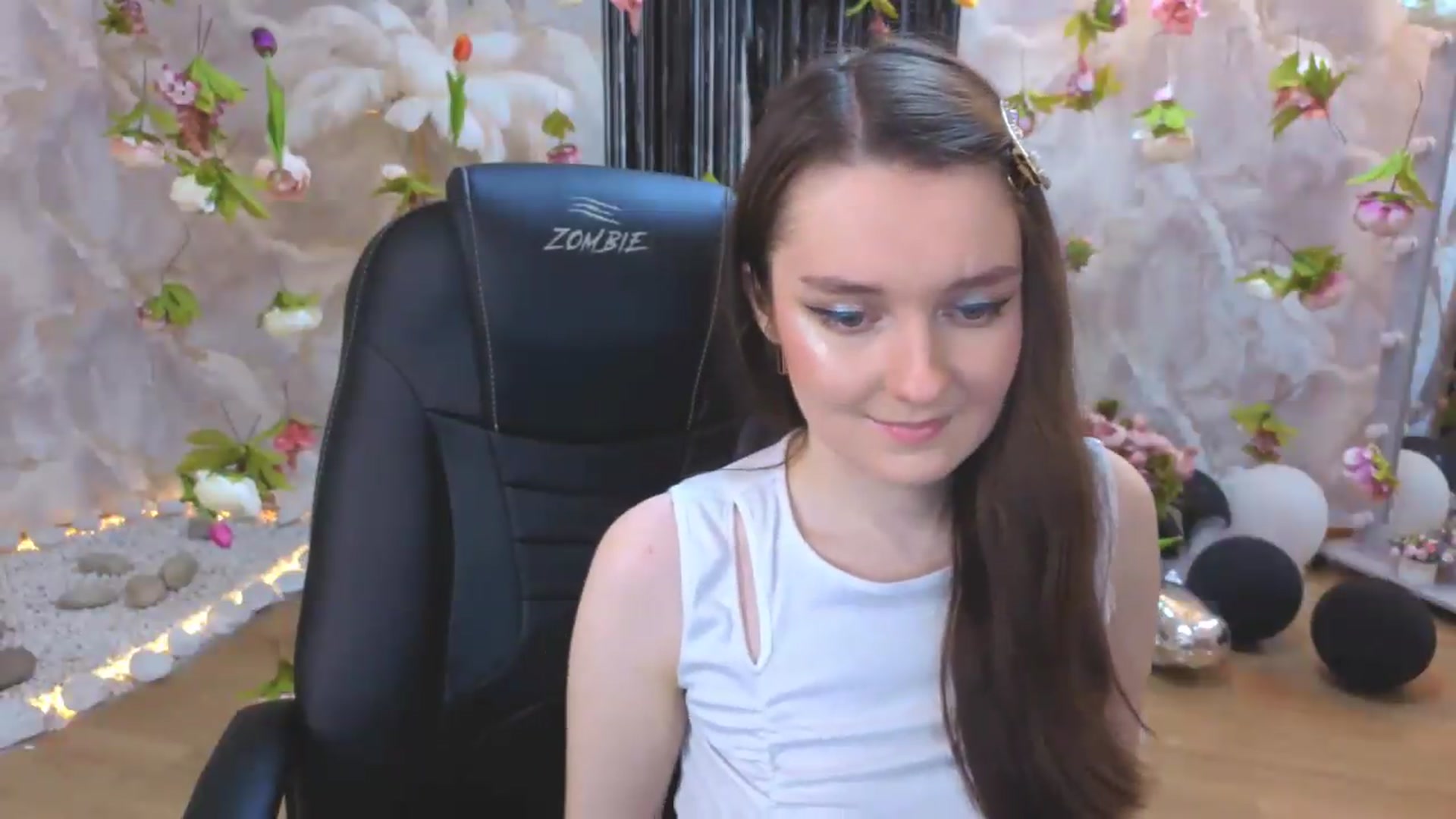 Gallery image thumbnail from Milim_Nava's myfreecams stream on, 07/28/2026, 19:27 image 19 of 20
