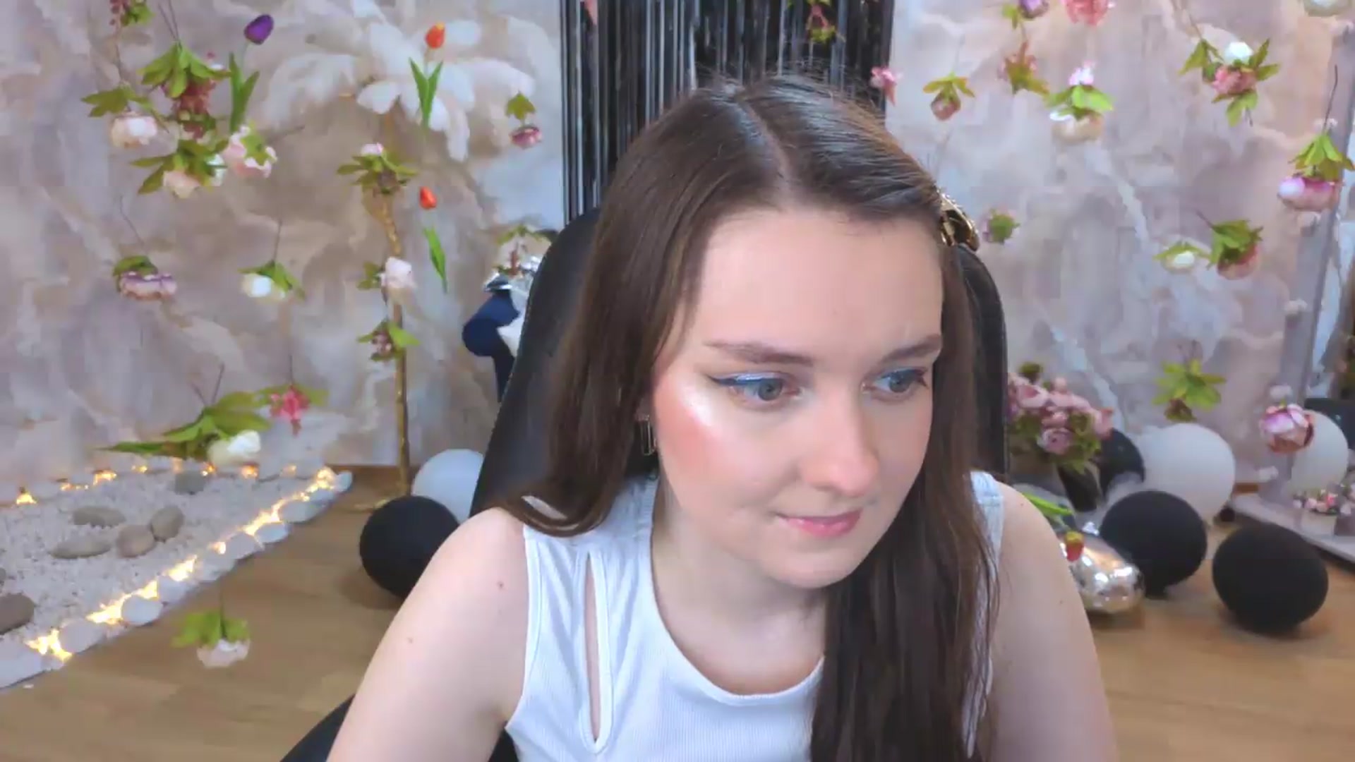 Gallery image thumbnail from Milim_Nava's myfreecams stream on, 07/28/2026, 19:27 image 4 of 20