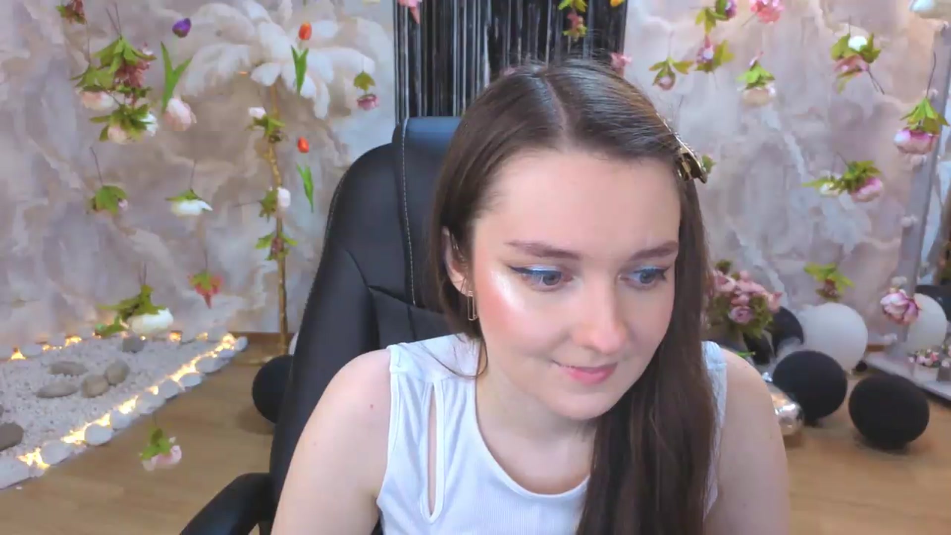 Gallery image thumbnail from Milim_Nava's myfreecams stream on, 07/28/2026, 19:27 image 17 of 20