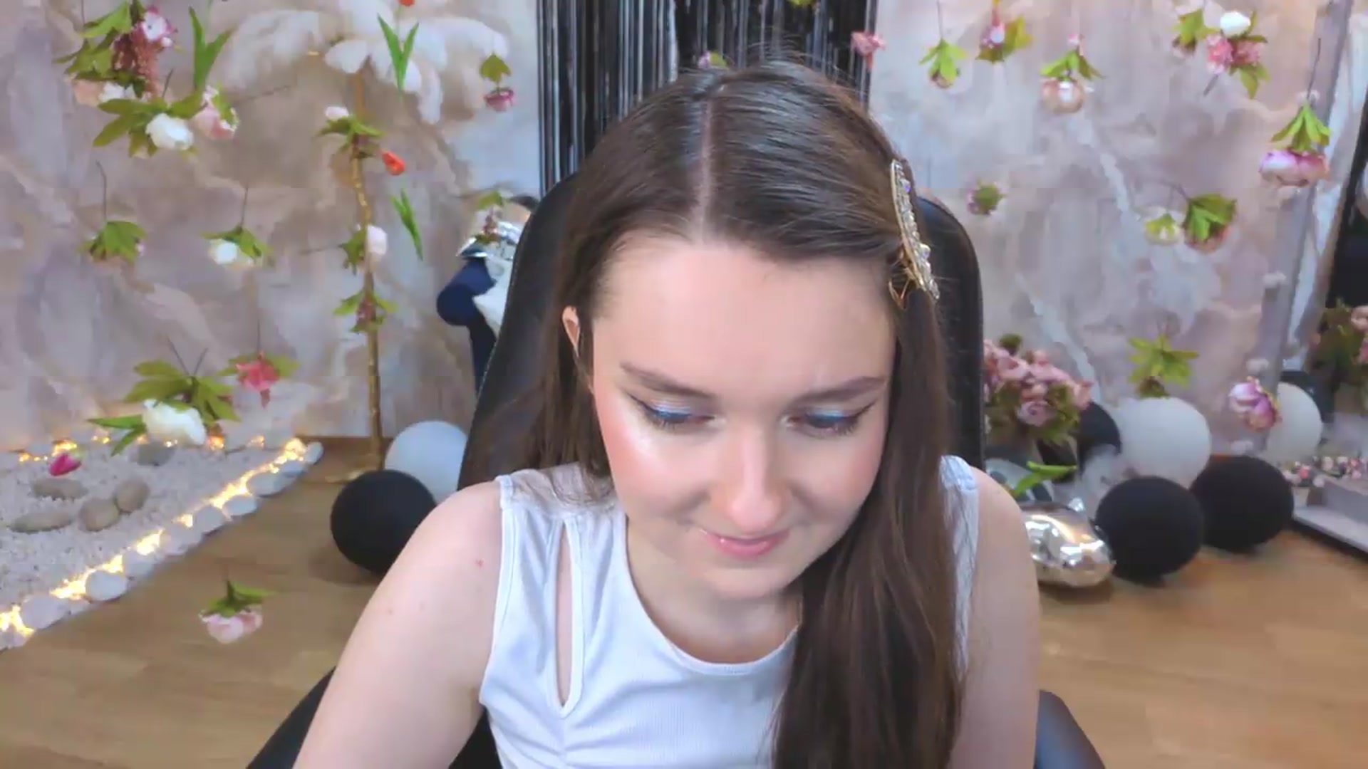 Gallery image thumbnail from Milim_Nava's myfreecams stream on, 07/28/2026, 21:49 image 4 of 20