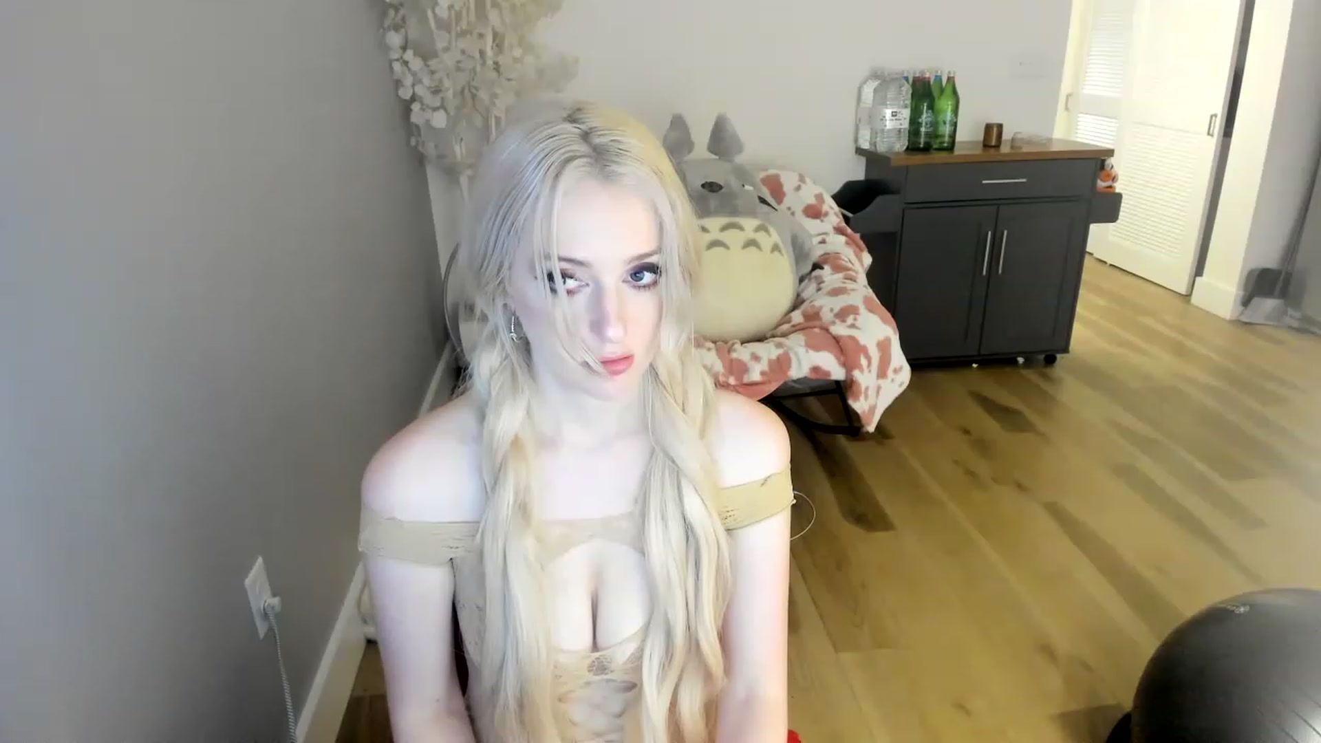 Gallery image thumbnail from MilkCockDomme's myfreecams stream on, 12/08/2022, 11:58 image 20 of 20