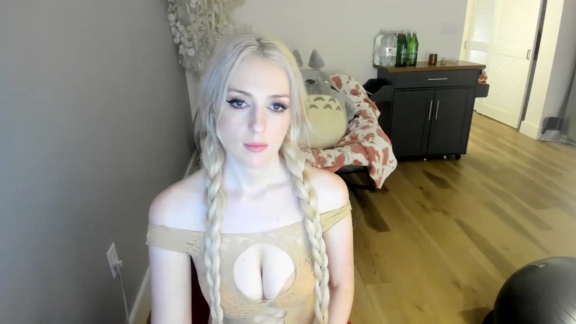 Gallery image thumbnail from MilkCockDomme's myfreecams stream on, 12/08/2022, 12:26 image 2 of 20