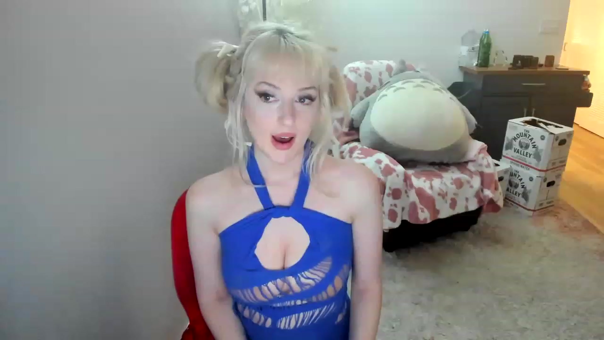 Gallery image thumbnail from MilkCockDomme's myfreecams stream on, 05/03/2023, 03:10 image 1 of 20