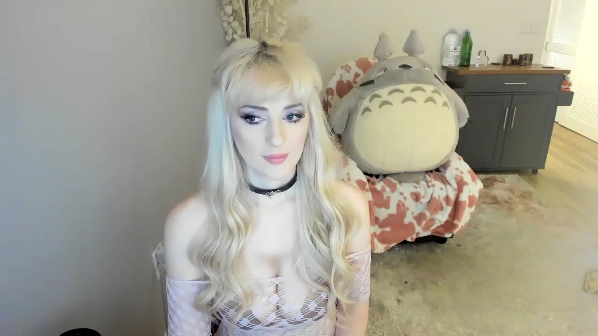 Gallery image thumbnail from MilkCuckDomme's myfreecams stream on, 06/17/2023, 02:39 image 14 of 20