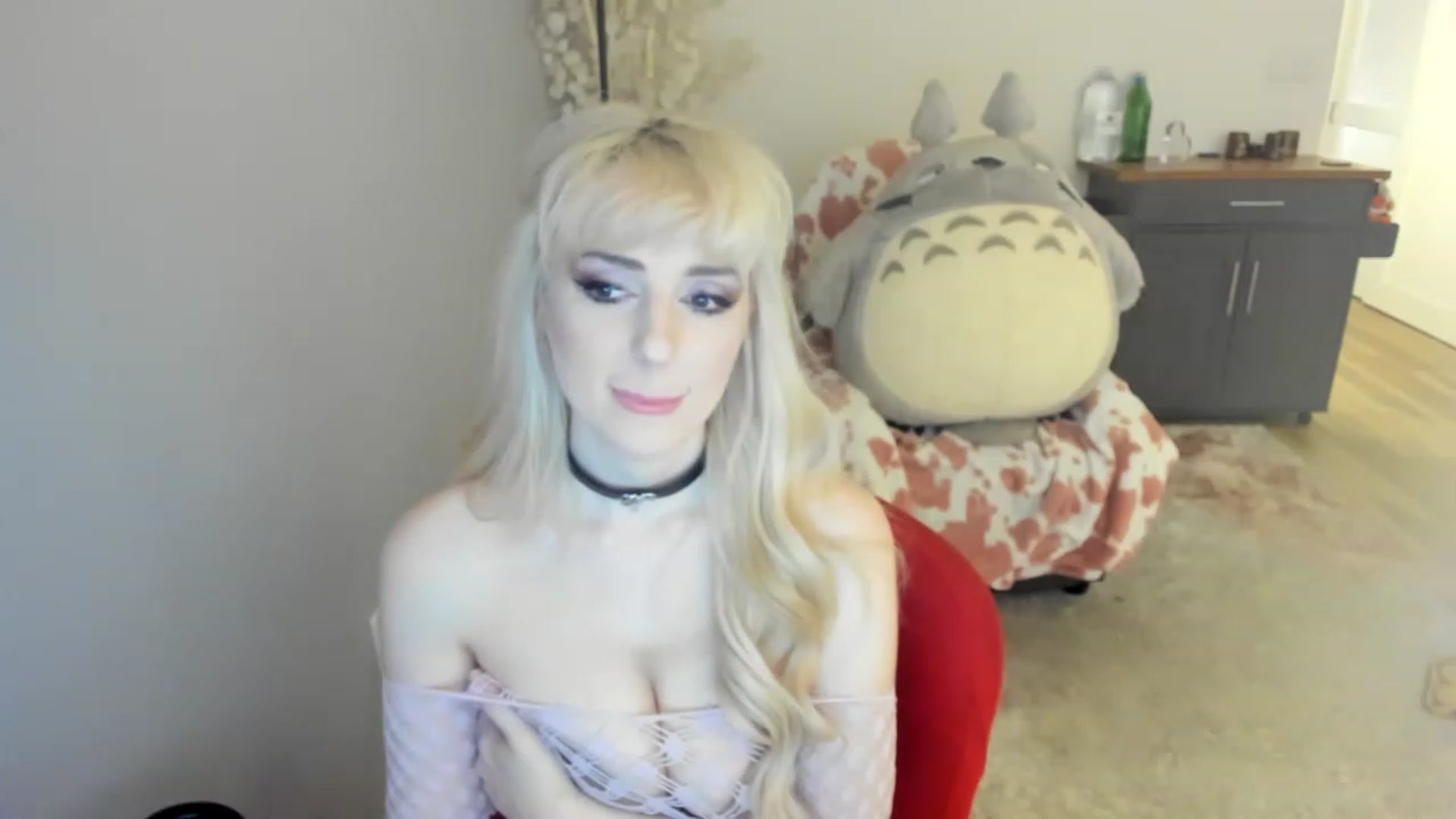Gallery image thumbnail from MilkCuckDomme's myfreecams stream on, 06/17/2023, 05:15 image 10 of 20