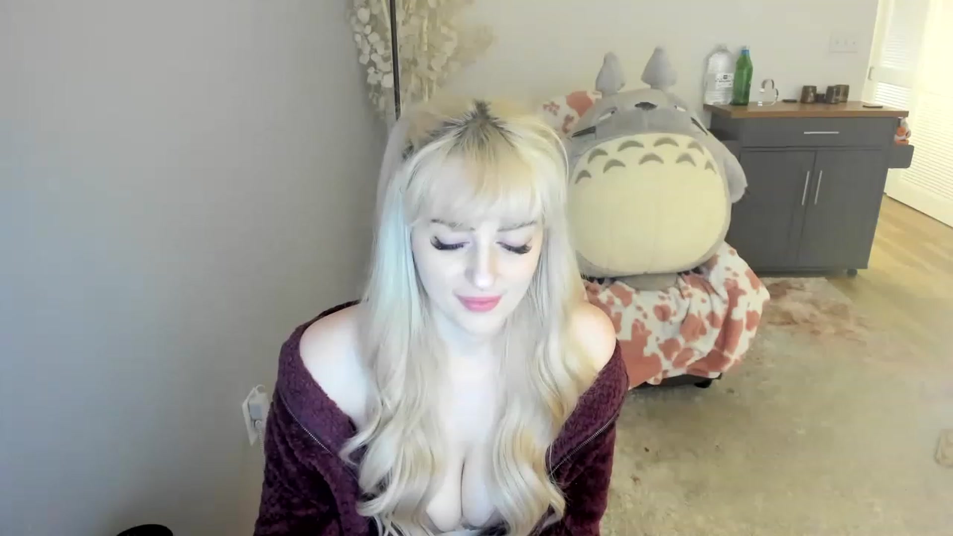 Gallery image thumbnail from MilkCuckDomme's myfreecams stream on, 06/18/2023, 24:10 image 6 of 20