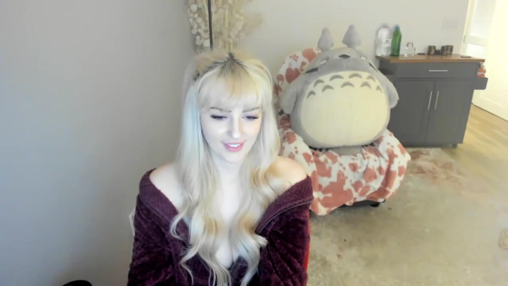 Gallery image thumbnail from MilkCuckDomme's myfreecams stream on, 06/18/2023, 24:10 image 7 of 20
