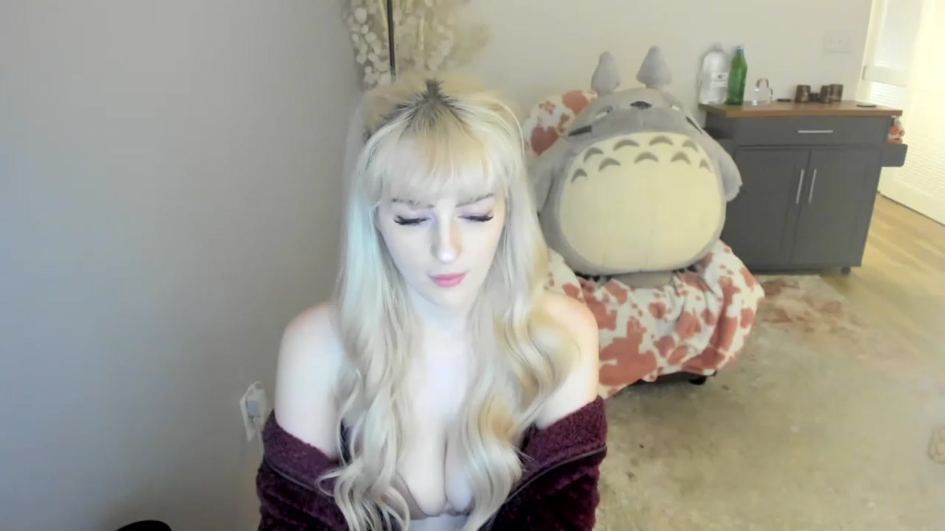 Gallery image thumbnail from MilkCuckDomme's myfreecams stream on, 06/18/2023, 24:10 image 11 of 20