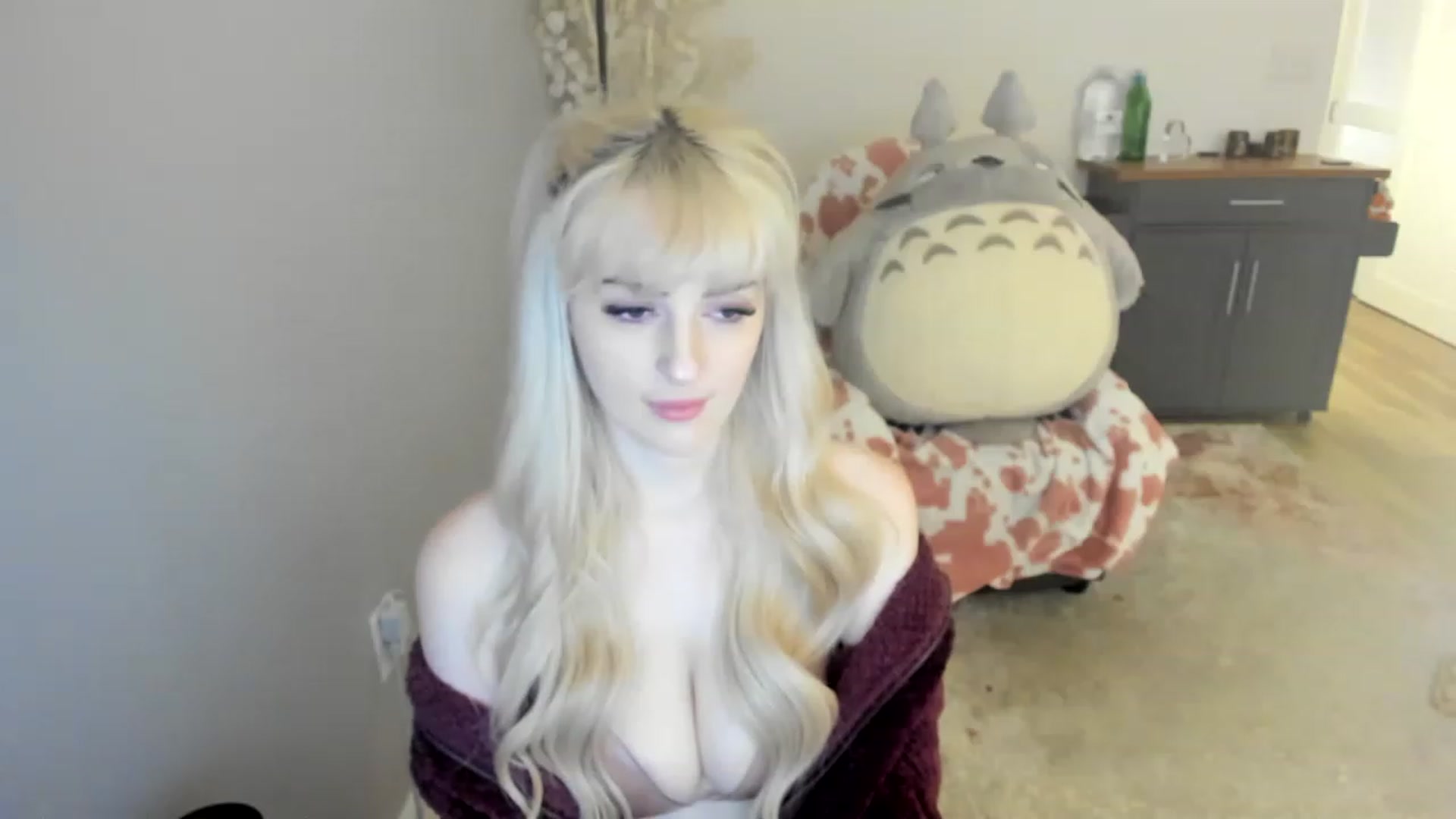 Gallery image thumbnail from MilkCuckDomme's myfreecams stream on, 06/18/2023, 24:10 image 14 of 20