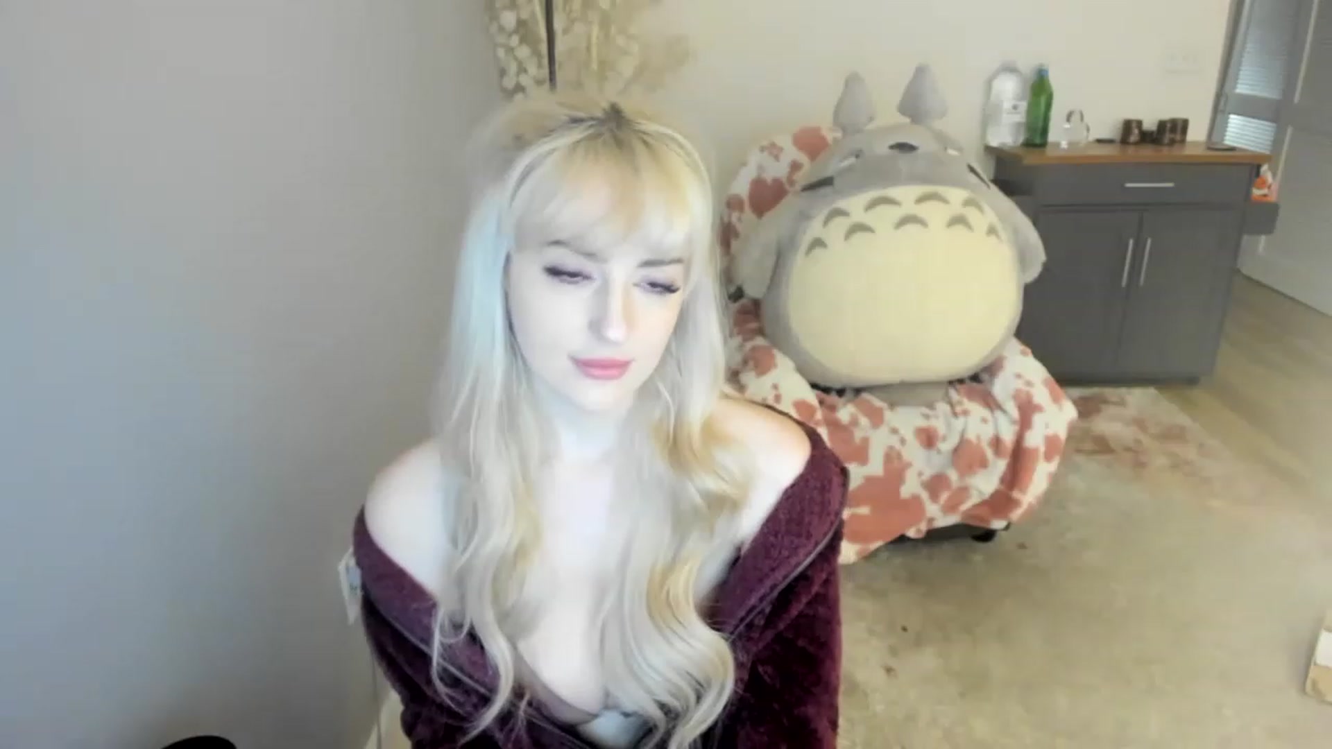 Gallery image thumbnail from MilkCuckDomme's myfreecams stream on, 06/18/2023, 10:01 image 14 of 20