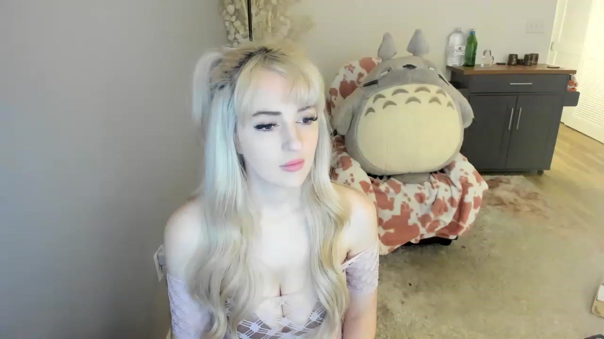 Gallery image thumbnail from MilkCuckDomme's myfreecams stream on, 06/19/2023, 01:52 image 7 of 20