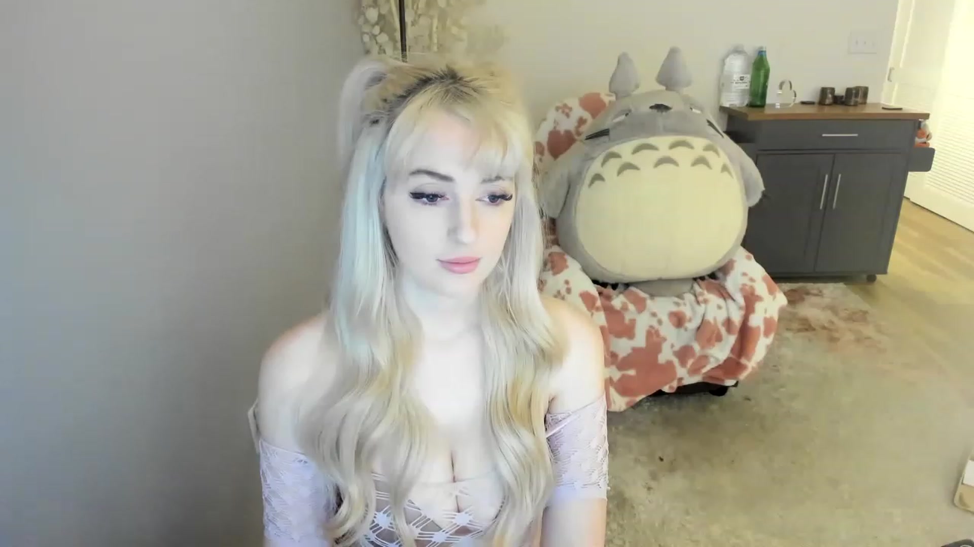 Gallery image thumbnail from MilkCuckDomme's myfreecams stream on, 06/19/2023, 01:52 image 8 of 20