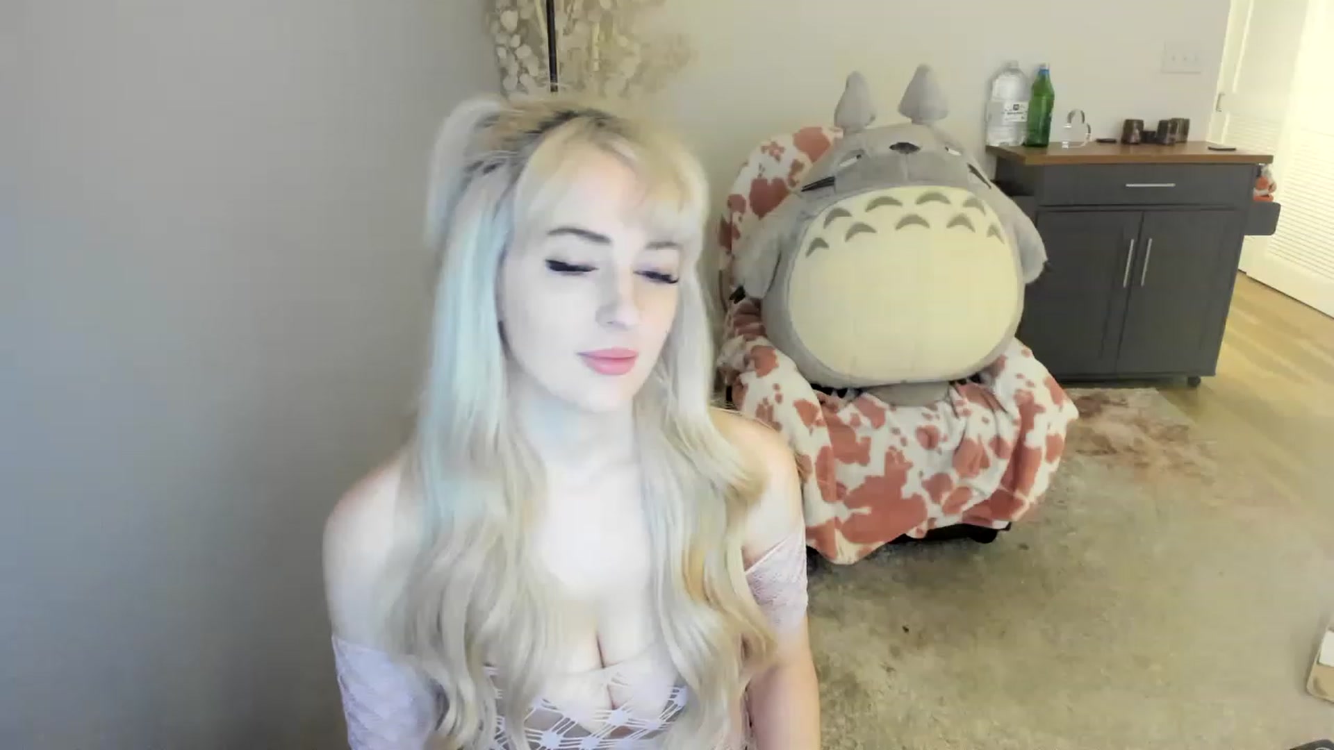 Gallery image thumbnail from MilkCuckDomme's myfreecams stream on, 06/19/2023, 01:52 image 9 of 20