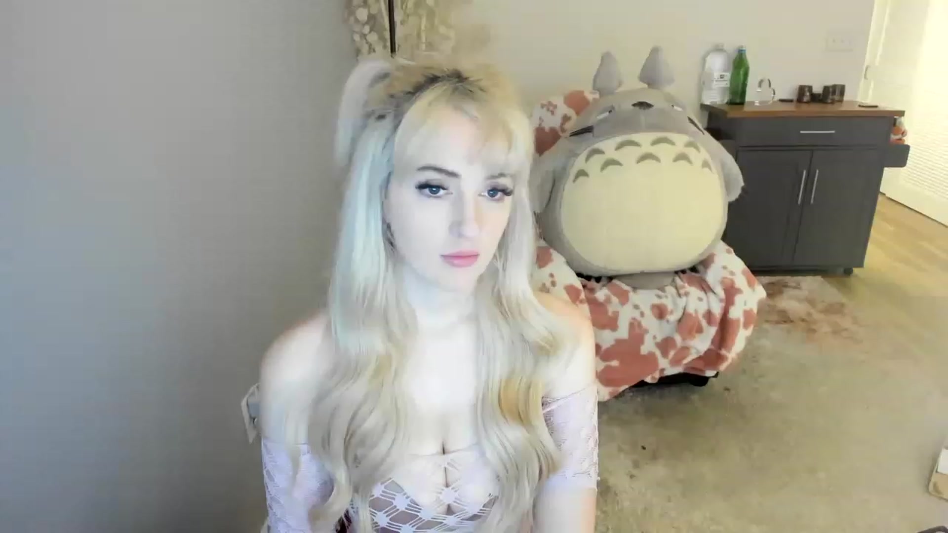 Gallery image thumbnail from MilkCuckDomme's myfreecams stream on, 06/19/2023, 01:52 image 15 of 20