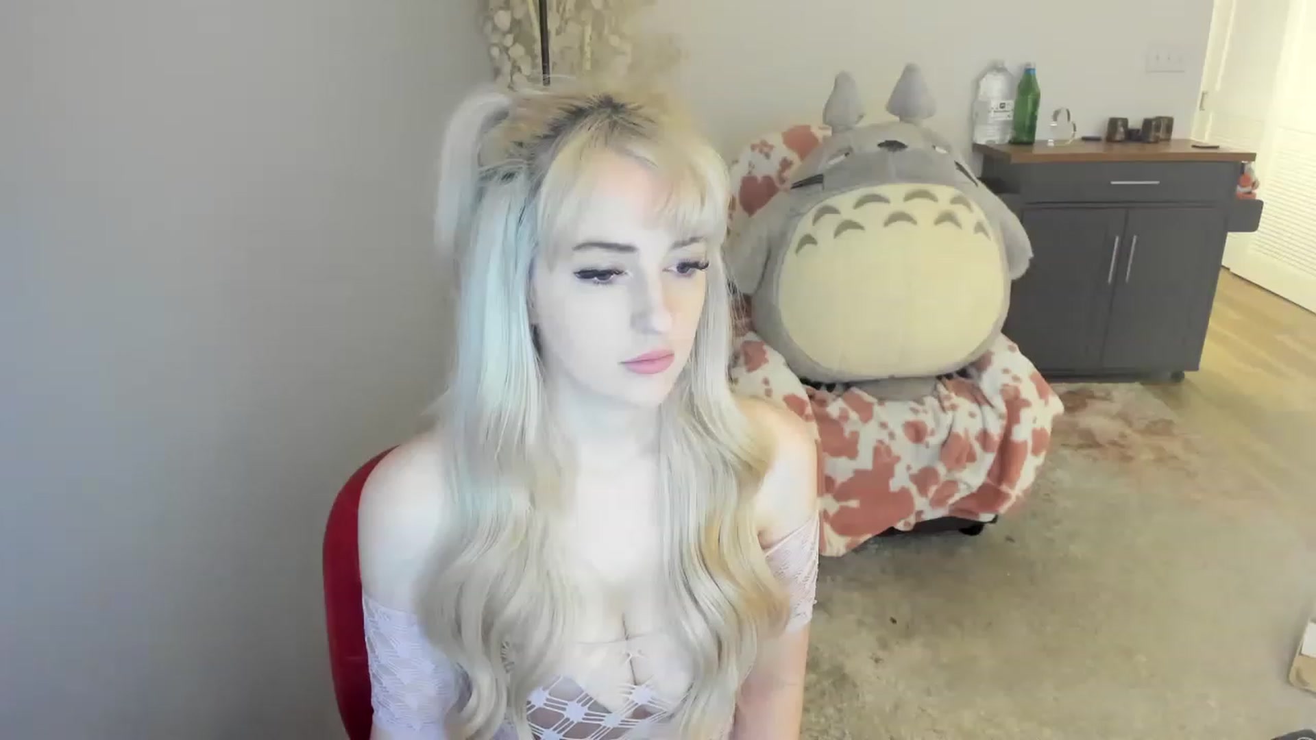 Gallery image thumbnail from MilkCuckDomme's myfreecams stream on, 06/19/2023, 01:52 image 5 of 20