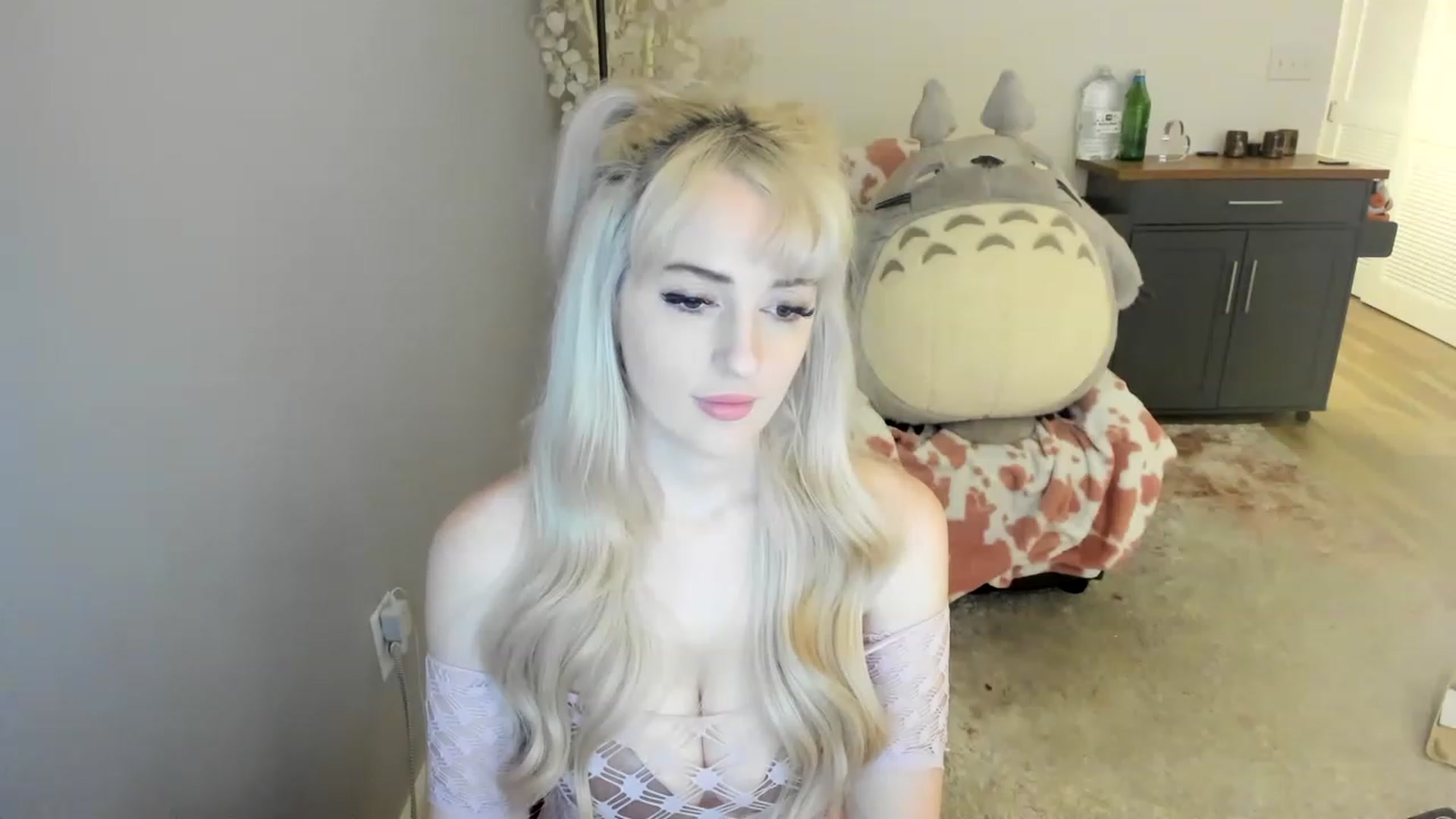 Gallery image thumbnail from MilkCuckDomme's myfreecams stream on, 06/19/2023, 01:52 image 4 of 20
