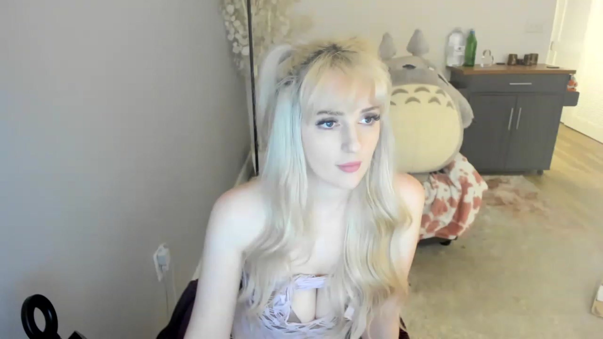 Gallery image thumbnail from MilkCuckDomme's myfreecams stream on, 06/19/2023, 07:02 image 16 of 20