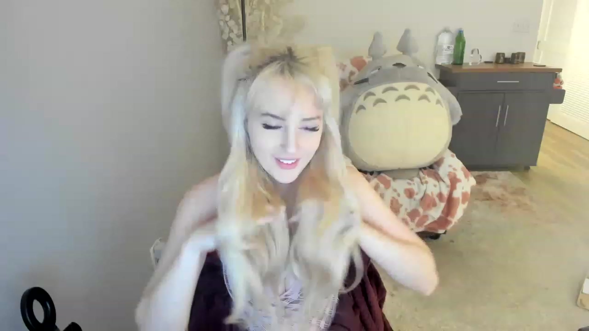 Gallery image thumbnail from MilkCuckDomme's myfreecams stream on, 06/19/2023, 10:00 image 19 of 20