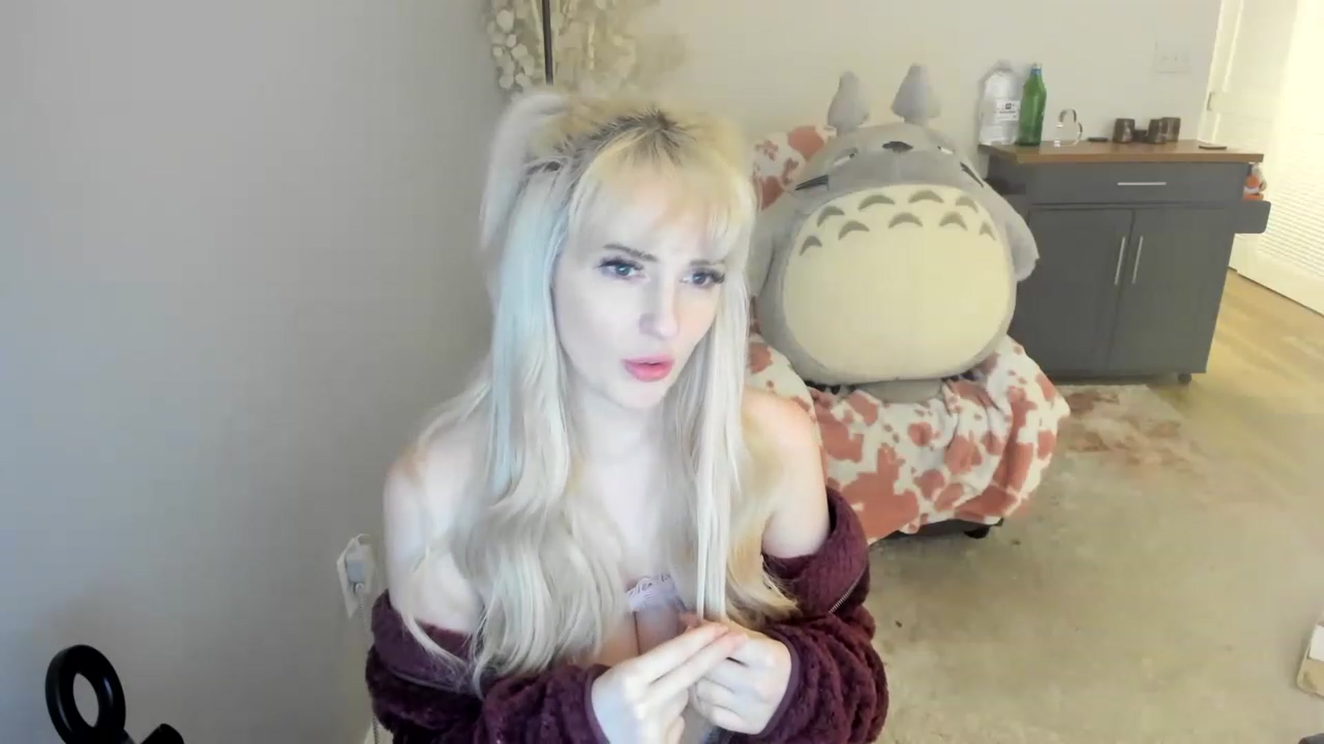 Gallery image thumbnail from MilkCuckDomme's myfreecams stream on, 06/19/2023, 10:00 image 17 of 20