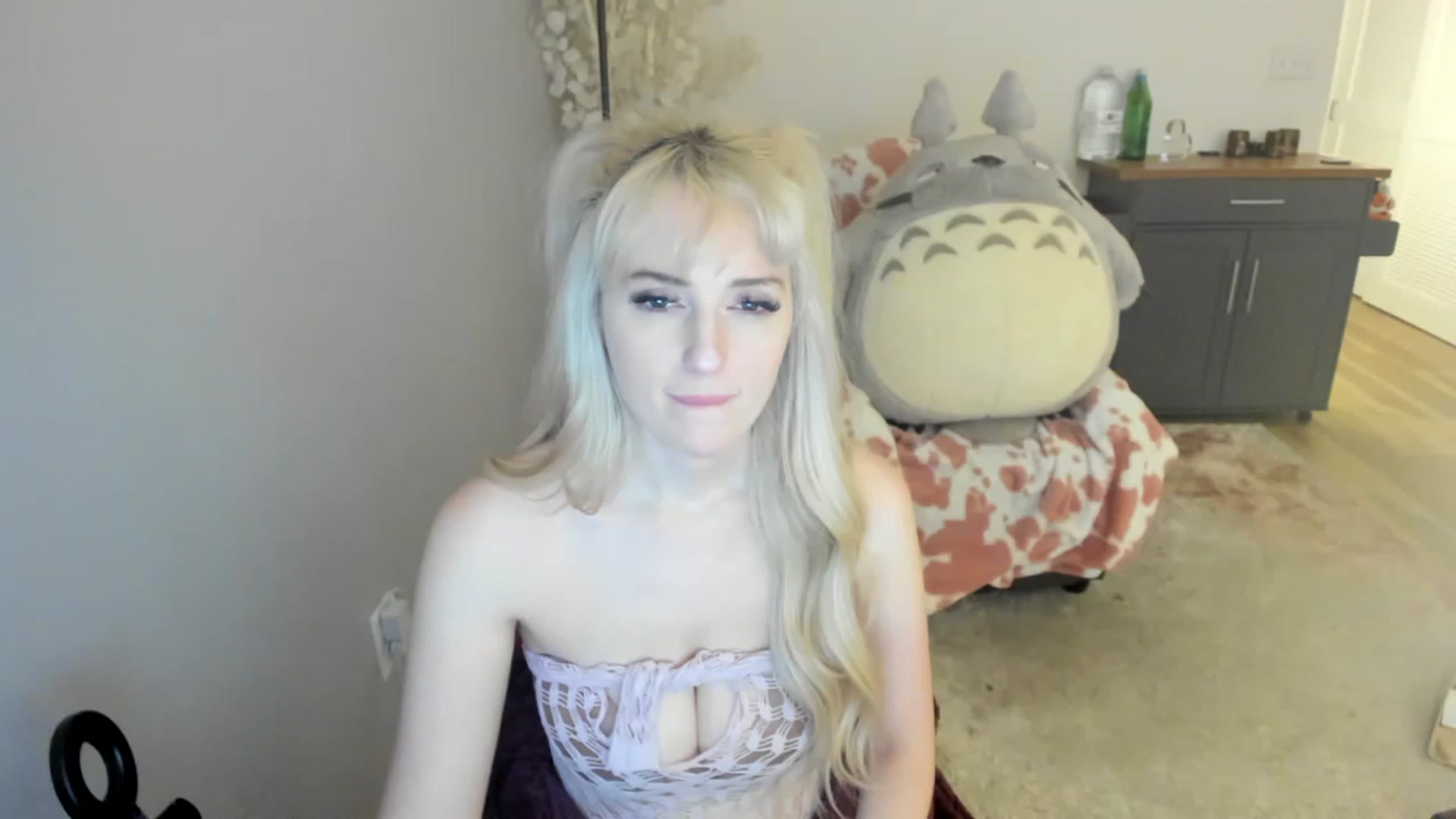 Gallery image thumbnail from MilkCuckDomme's myfreecams stream on, 06/19/2023, 10:00 image 20 of 20