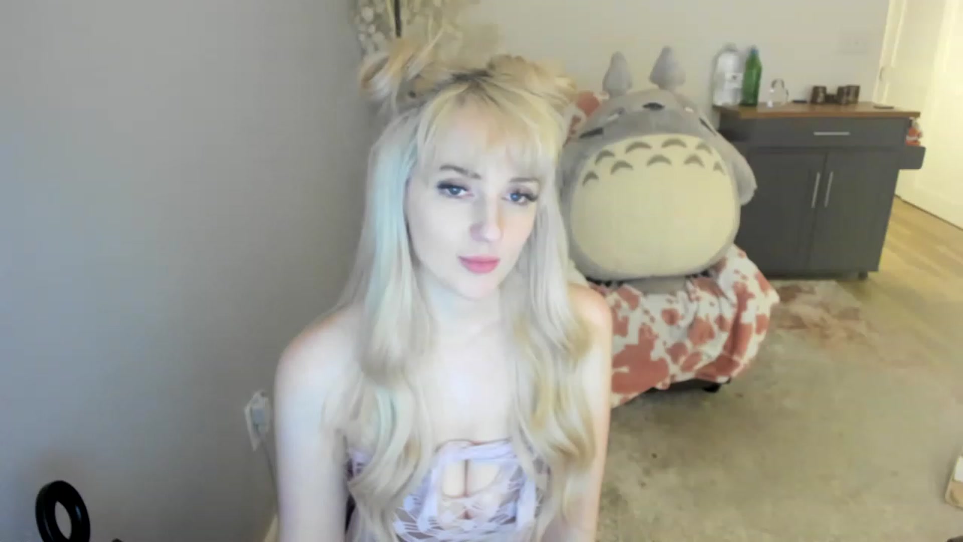 Gallery image thumbnail from MilkCuckDomme's myfreecams stream on, 06/19/2023, 11:22 image 15 of 20