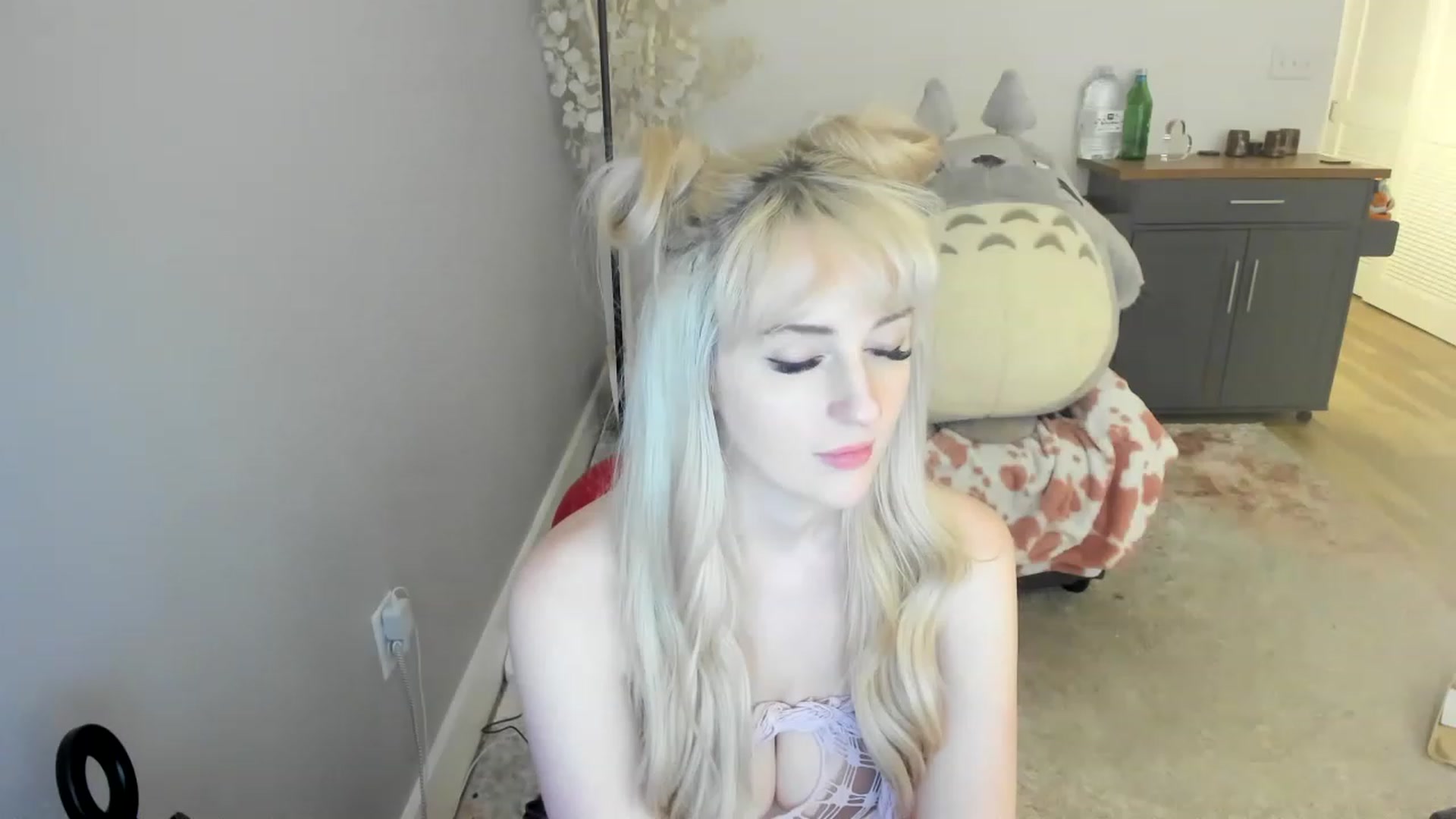 Gallery image thumbnail from MilkCuckDomme's myfreecams stream on, 06/19/2023, 13:22 image 17 of 20